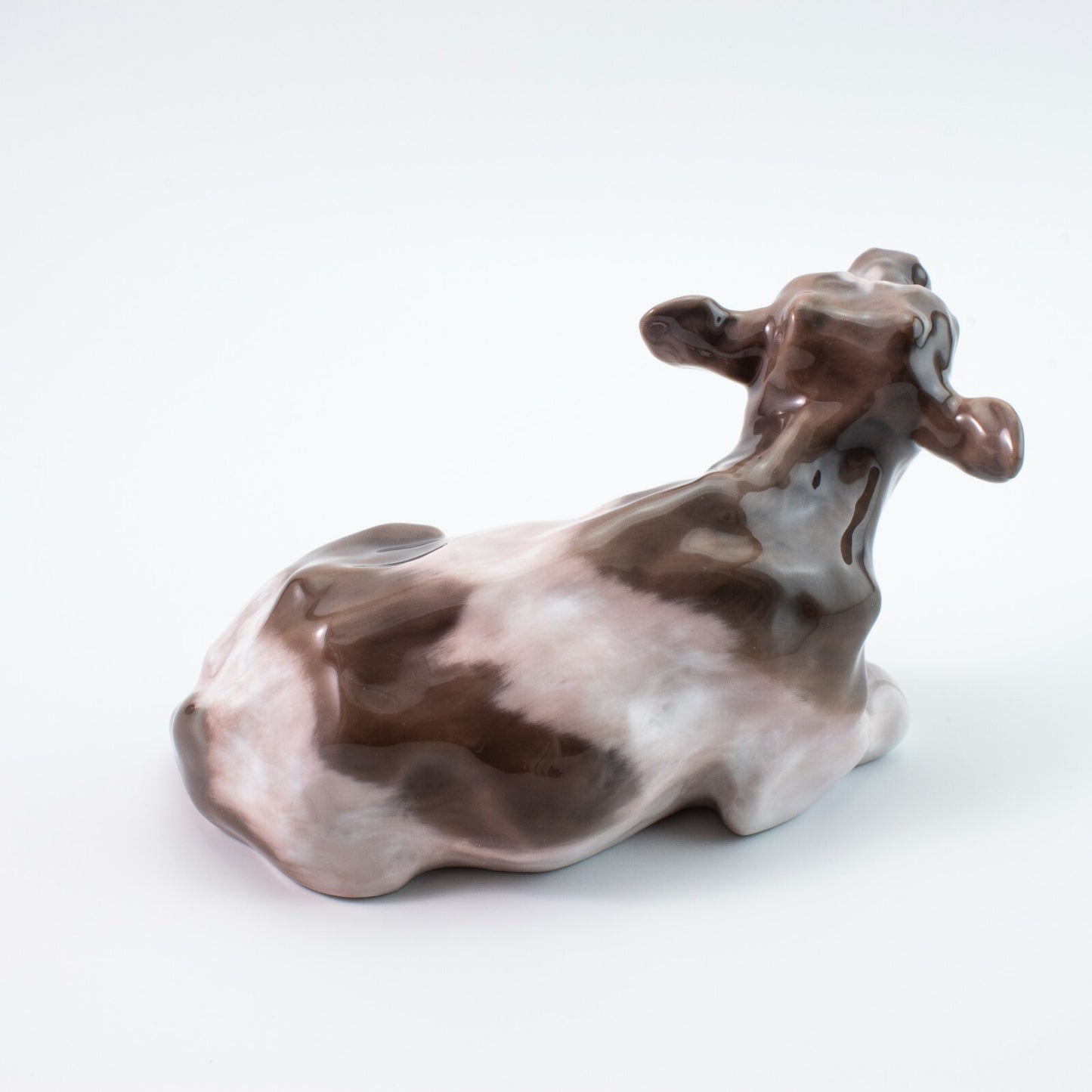 STATUINA PORCELLANA ROYAL COPENHAGEN "Vitello Sdraiato" COD 1072 CM 10x17x11