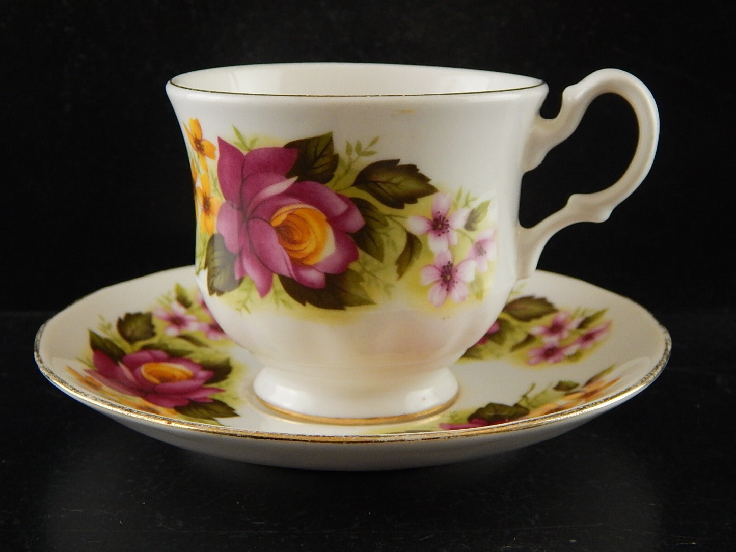 PREZIOSA PORCELLANA INGLESE ROYAL KENT TAZZA VINTAGE BONE CHINA ROSES