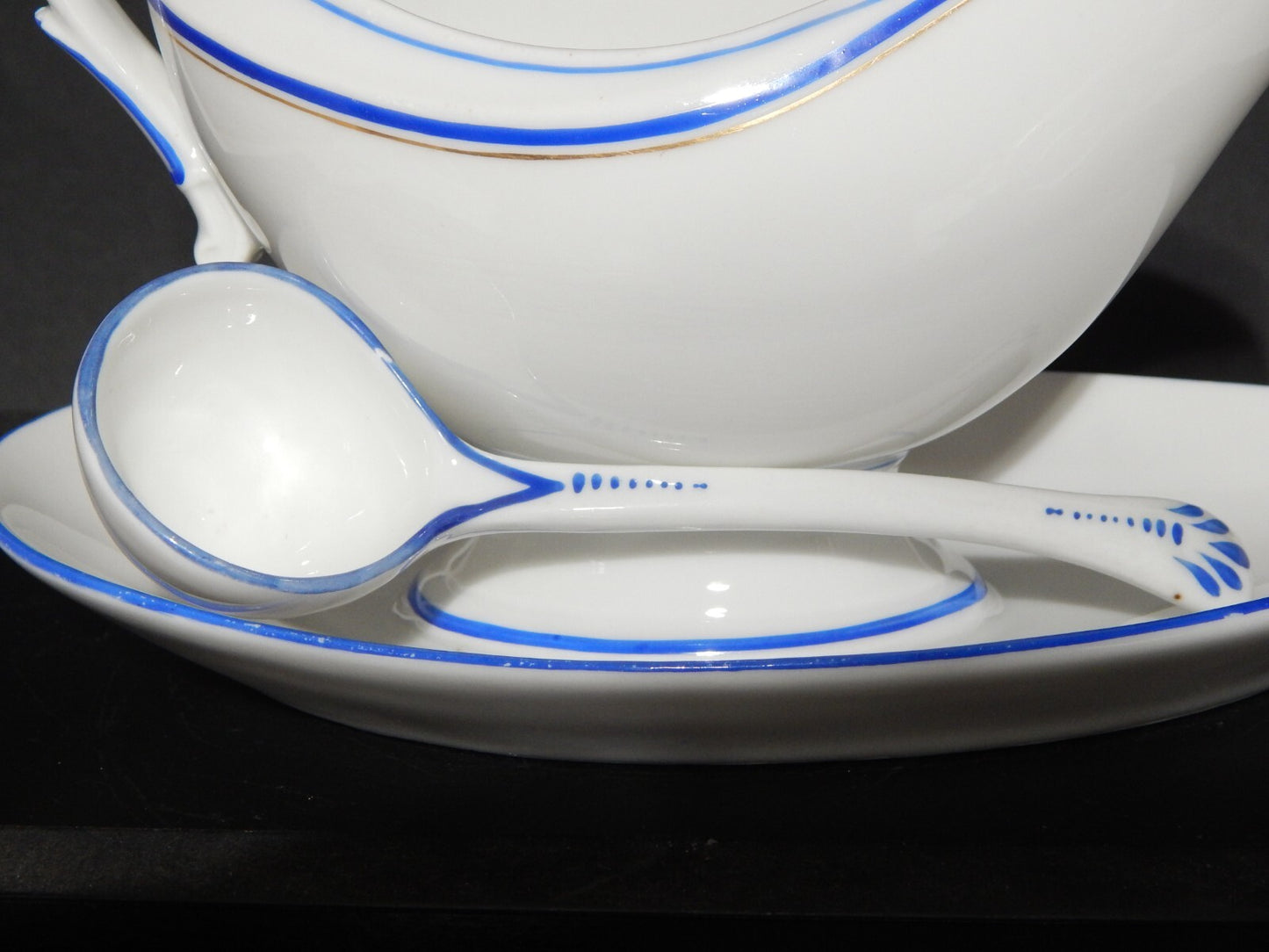 ANTICA SALSIERA CON CUCCHIAIO IMPERO PORCELLANA GINORI DOCCIA XIX SECOLO