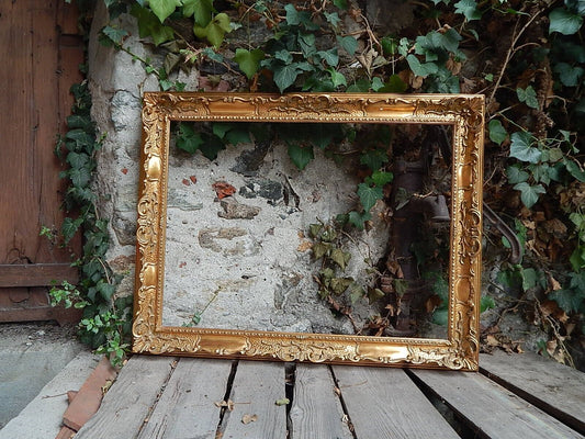 VINTAGE IMPORTANTE CORNICE STILE ROCAILLE LEGNO DORATA BRUNITA FREGI PASTIGLIA