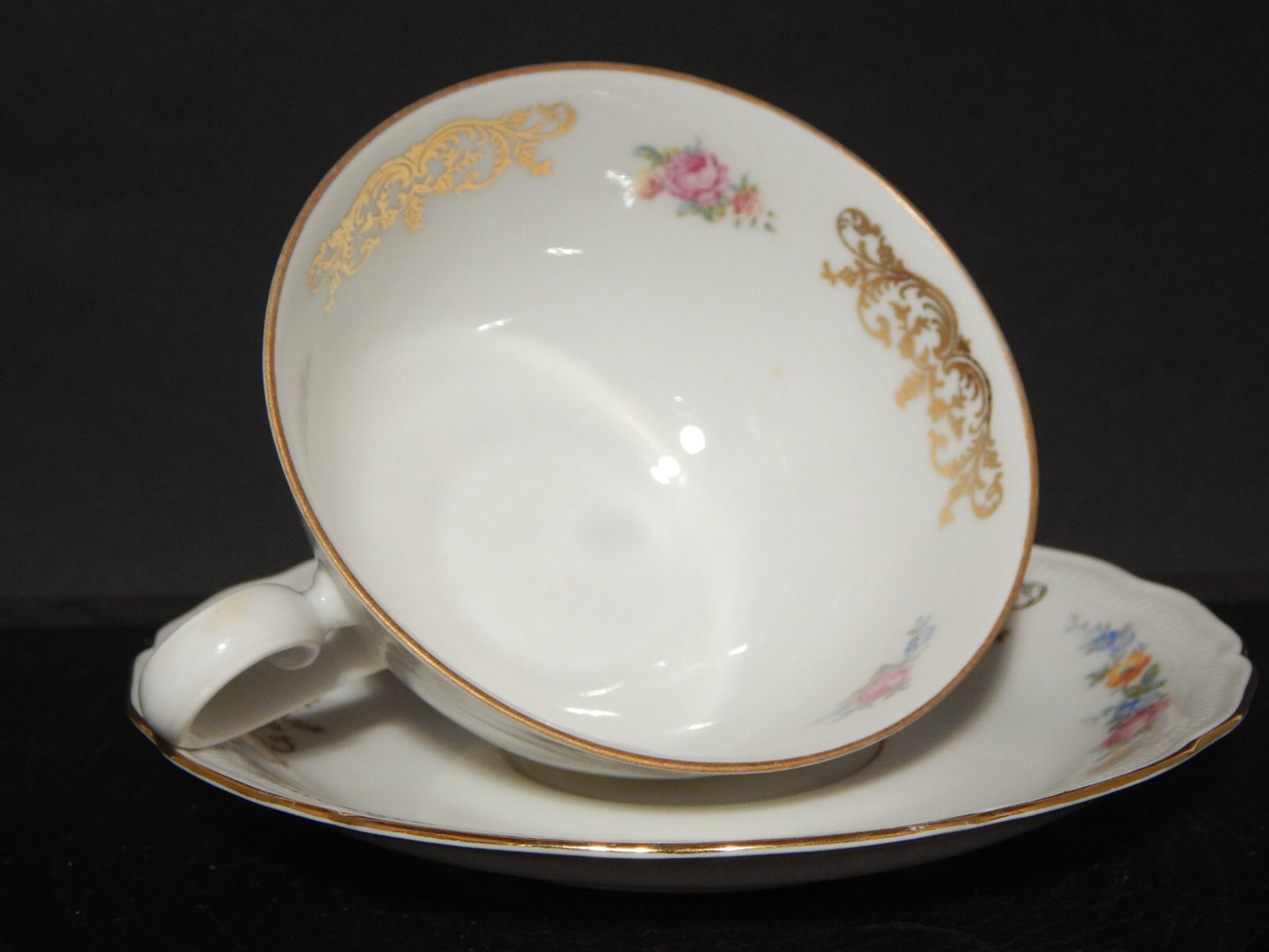 ANTICA TAZZA TE' PORCELLANA BIANCA FIORI E ARABESCHI ORO BAVARIA SELTMANN RENATE