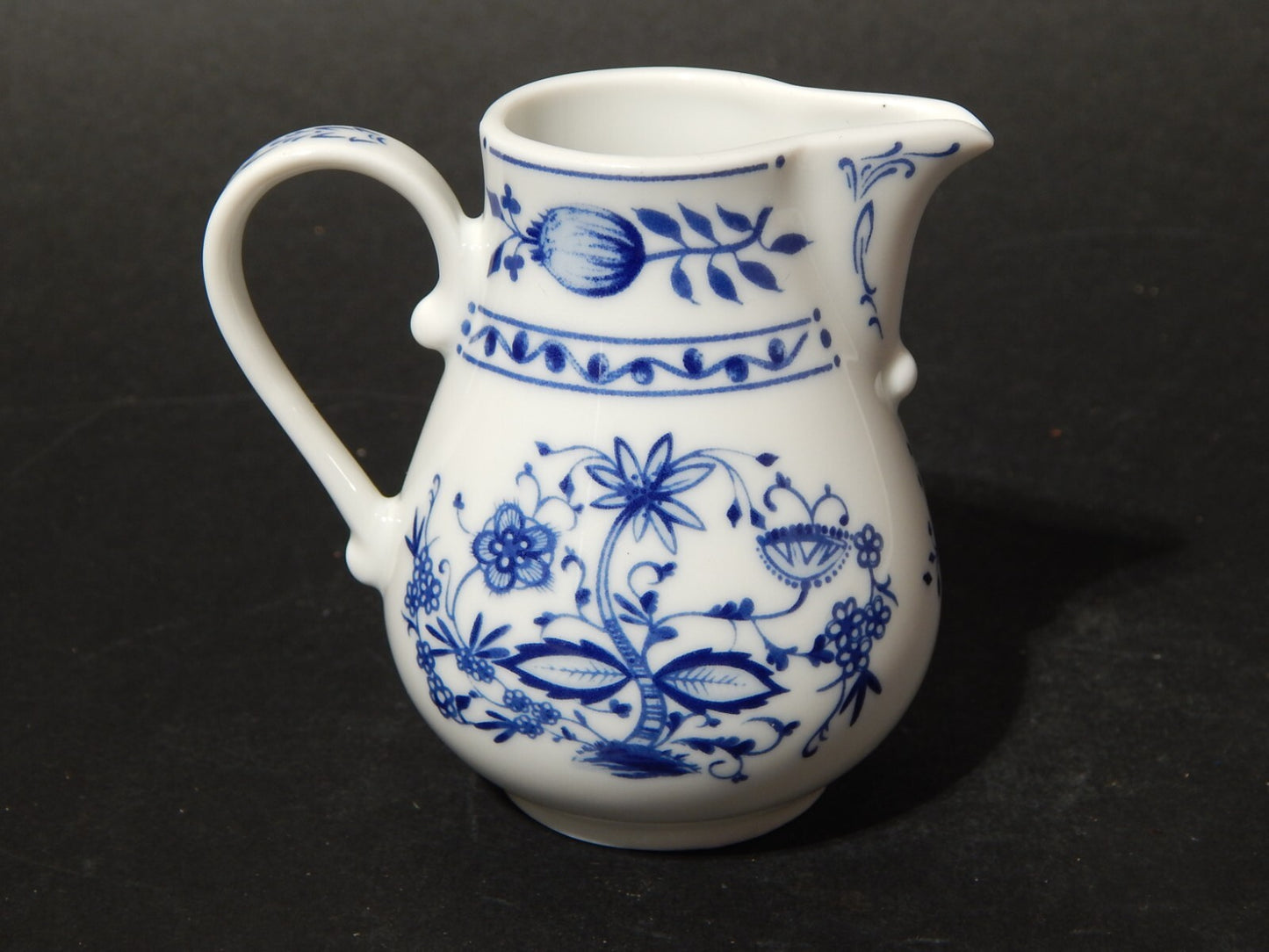 VINTAGE LATTIERA BRICCO PORCELLANA KAHLA GDR CIPOLLA BLU