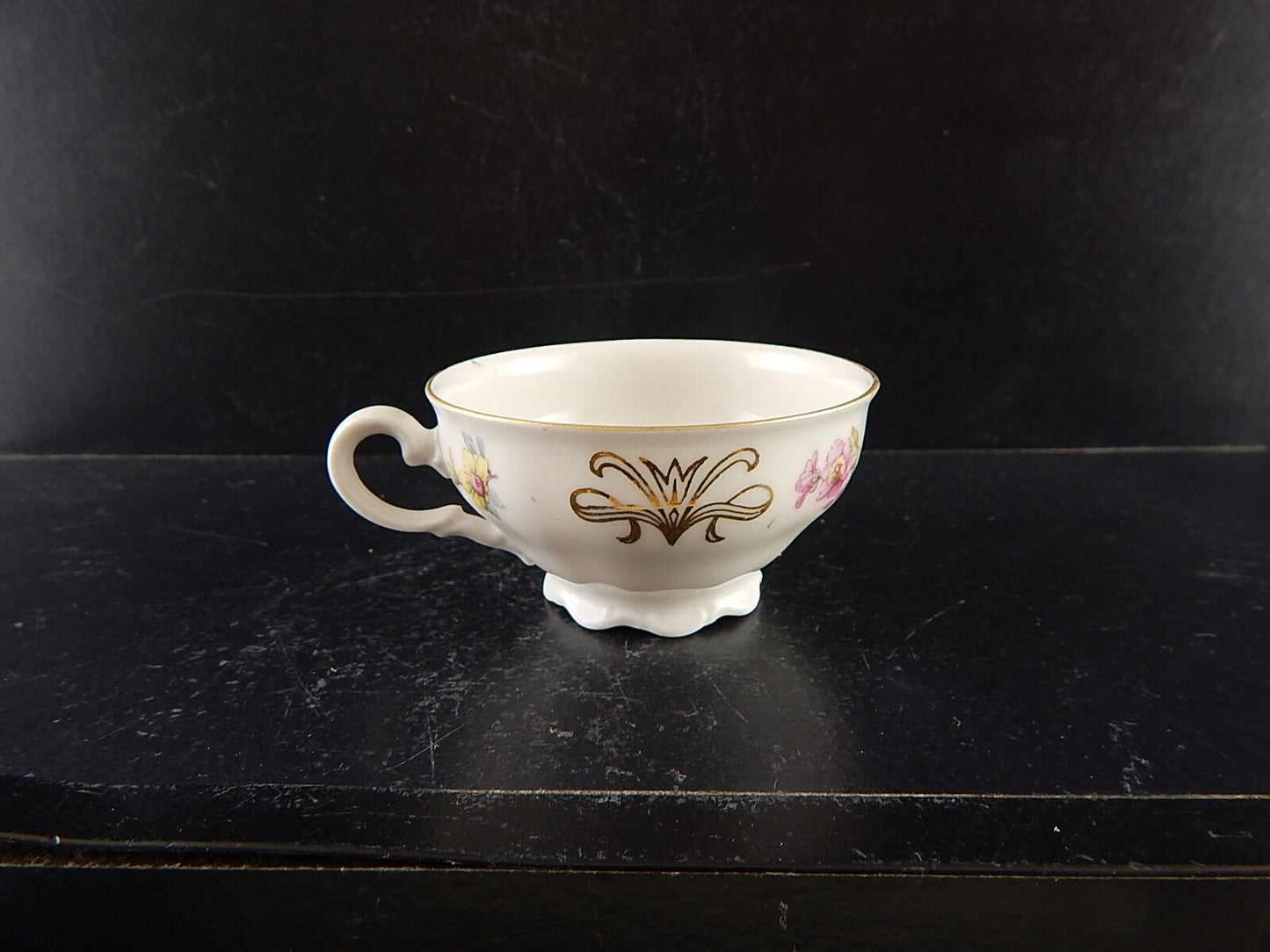 ANTICA TAZZINA CAFFE' PORCELLANA BIANCA FIORI E ORO BAVARIA SELTMANN THERESIA ##