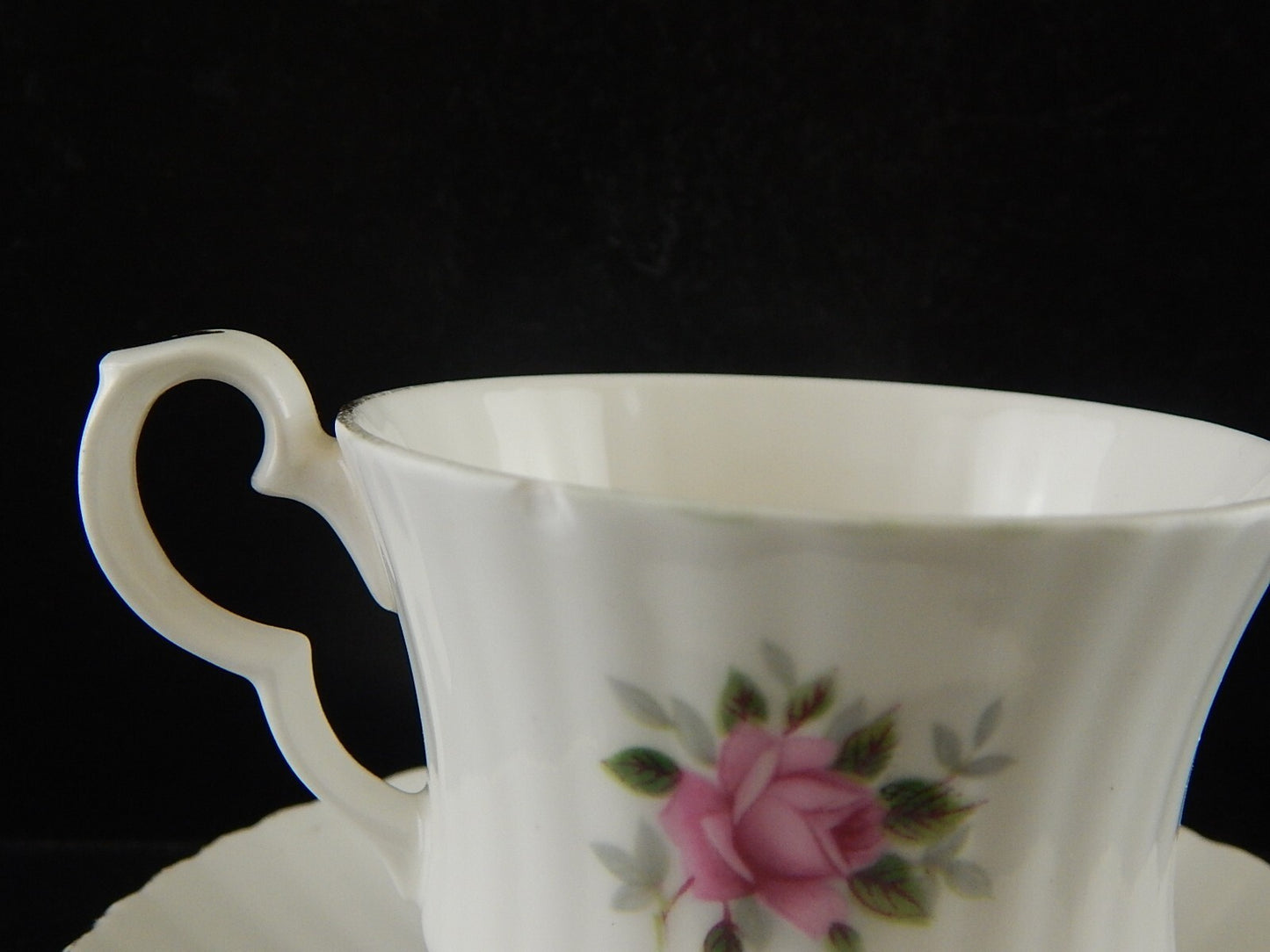 PREZIOSA PORCELLANA INGLESE ROYAL WINDSOR TAZZA VINTAGE BONE CHINA ROSE