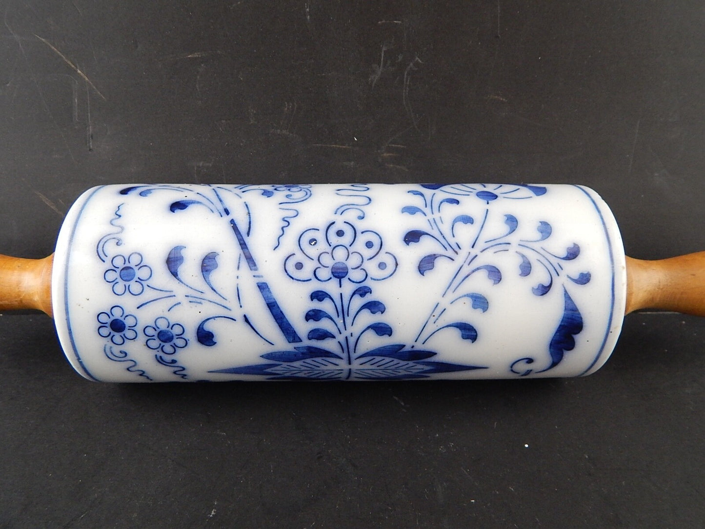 ANTICO RARISSIMO MATTERELLO LEGNO PORCELLANA DECORO BIANCO E BLU FINE 800