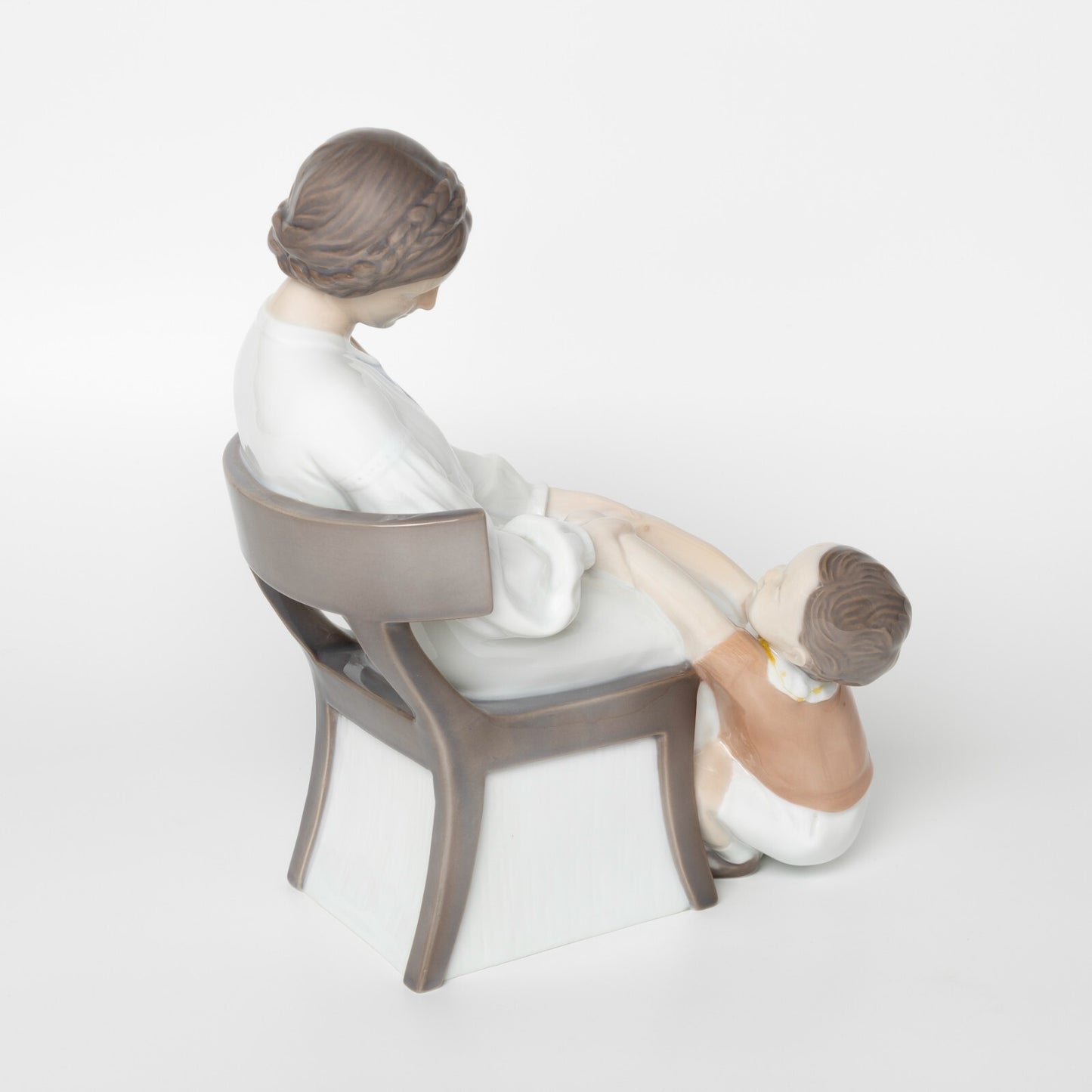 STATUINA PORCELLANA ROYAL COPENHAGEN BING&GRONDAHL "Dickie's Mamma" 1642 CM 24