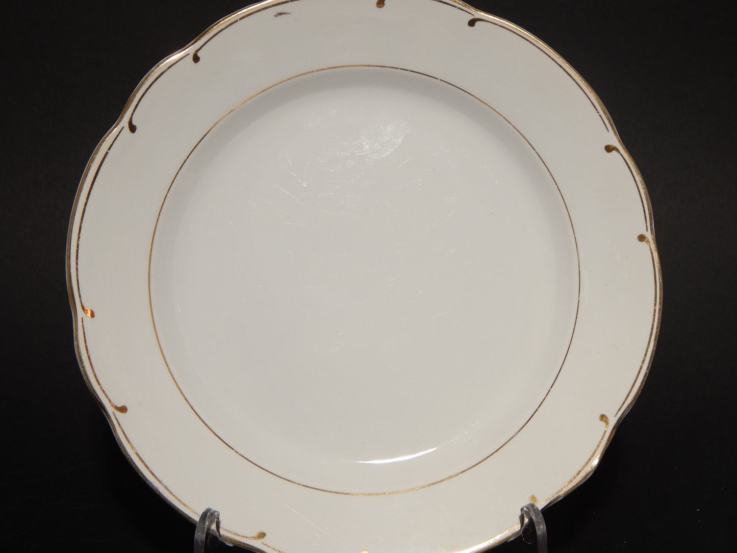 ANTICO SERVIZIO 12 PIATTI CERAMICA BIANCA DECORO IN ORO CERAMICHE PIEMONTESI