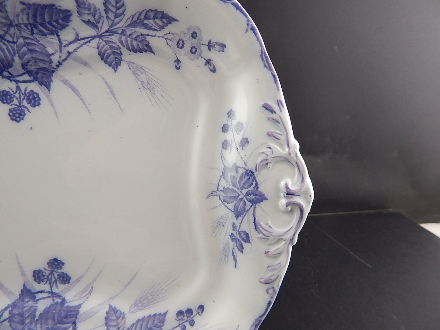 ANTICO VASSOIO CERAMICA SARREGUEMINES SENZA MARCHIO ART NOUVEAU MORE DI ROVO #