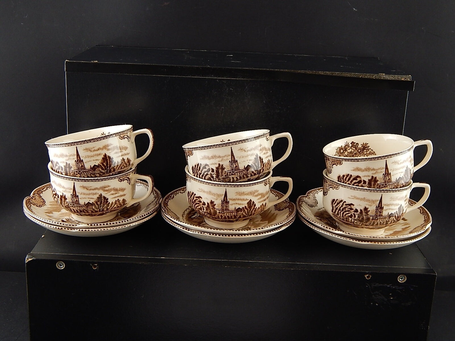 VINTAGE JOHNSON BROS OLD BRITAIN CASTLE SERVIZIO 6 TAZZE DA TE' SEMI PORCELLANA