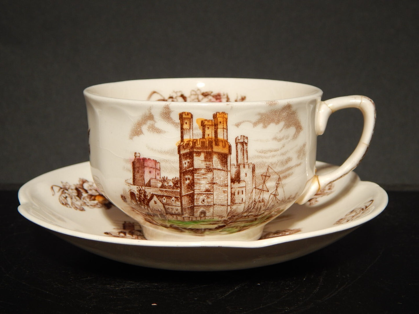 ANTICA TAZZA TE' PORCELLANA JOHNSON BROS ROYAL HOMES OF BRITAIN CAERNARVON #