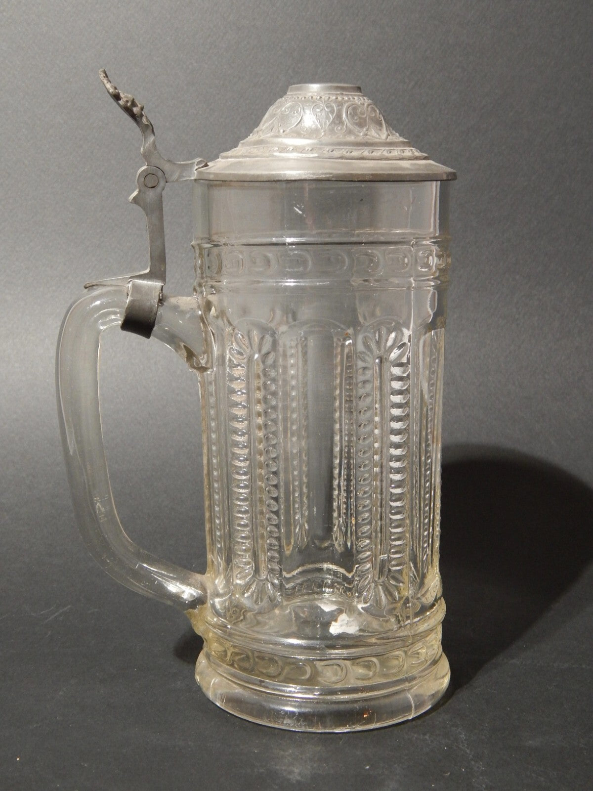 ANTICO BOCCALE BIRRA VETRO PRESSATO CON COPERCHIO PELTRO TEDESCO