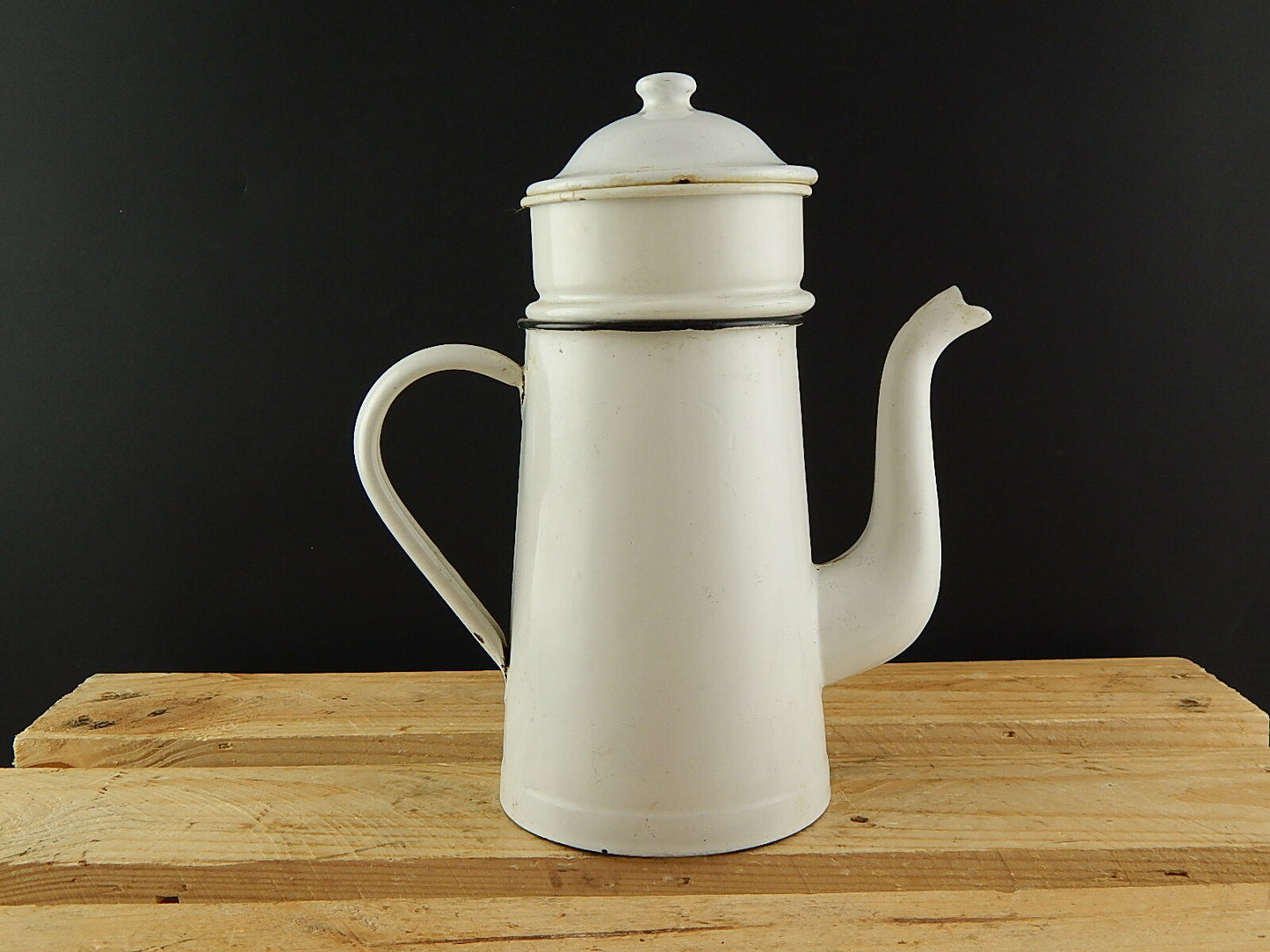 VINTAGE CAFFETTIERA LATTA SMALTATA PORCELLANATA BIANCA COUNTRY CHIC DUE LEONI