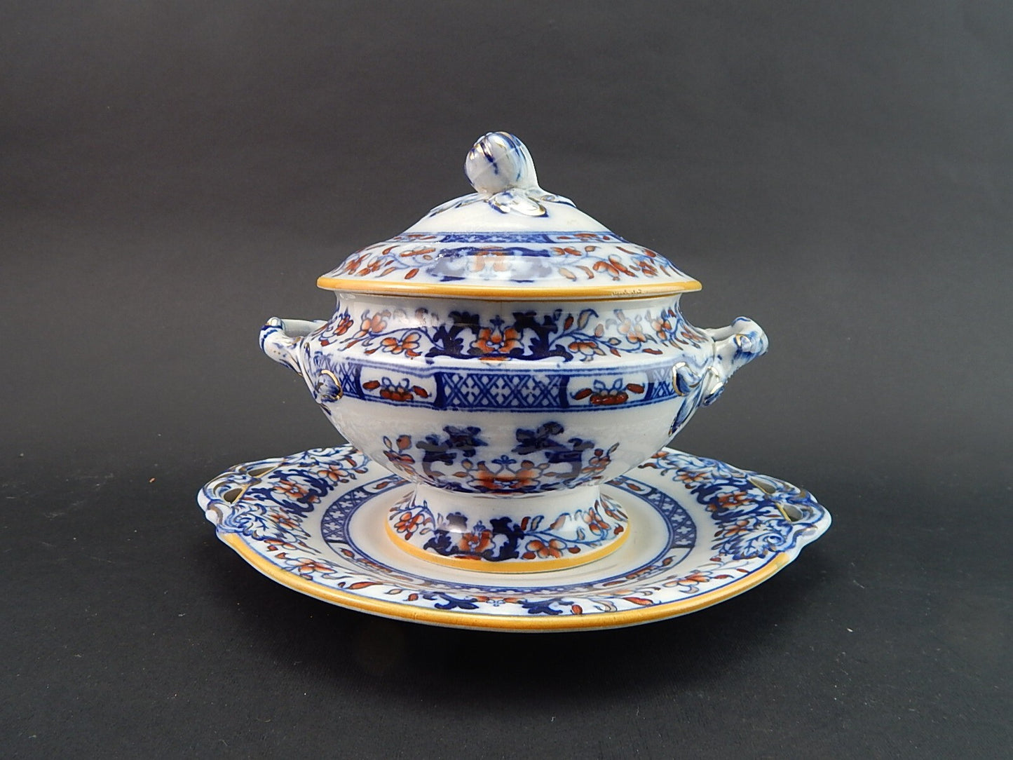 ANTICA RARA ZUPPIERA EGOISTE PUERPERA CENTROTAVOLA CERAMICA INGLESE MINTON 1860