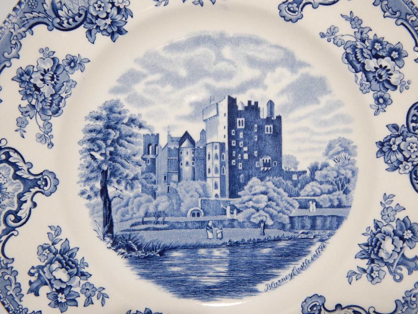 VINTAGE JOHNSON BROS OLD BRITAIN CASTLE BLU PIATTO PIANO PORCELLANA DIFETTO 1907