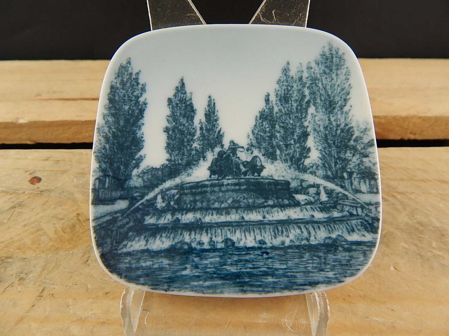 ROYAL COPENHAGEN BING&GRONDAHL PLAQUETTE PIATTO PORCELLANA GEFION SPRING VANDET