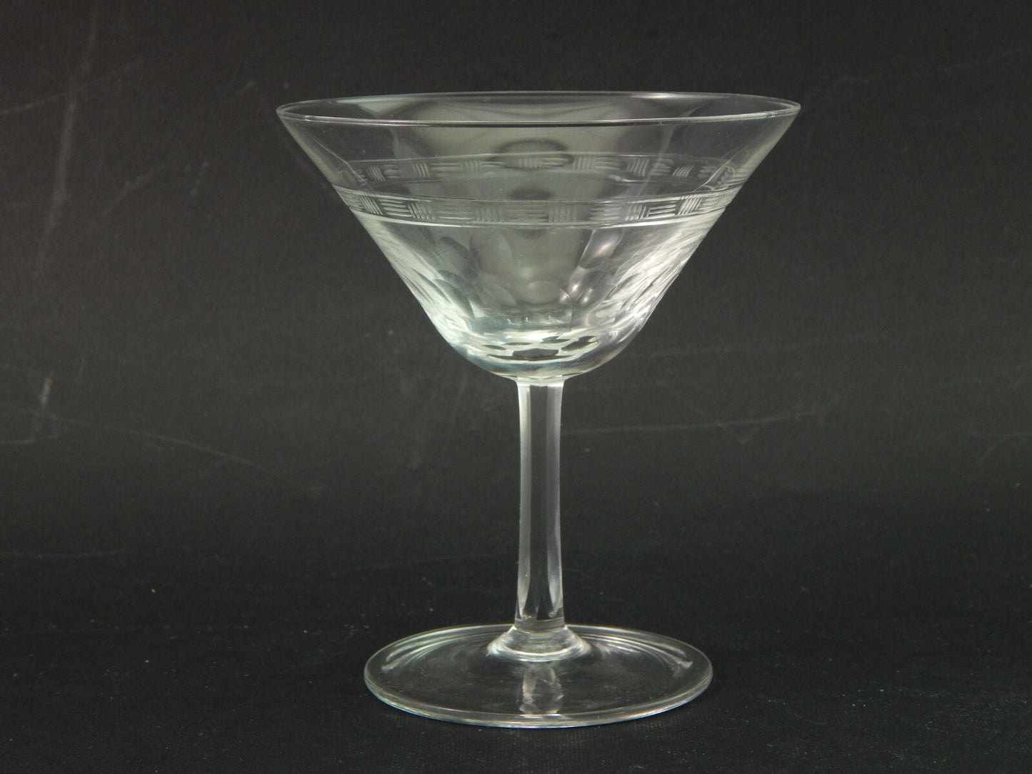 ANTICO ELEGANTE RARO ART DECO SERVIZIO 27 CALICI CRISTALLO INCISO