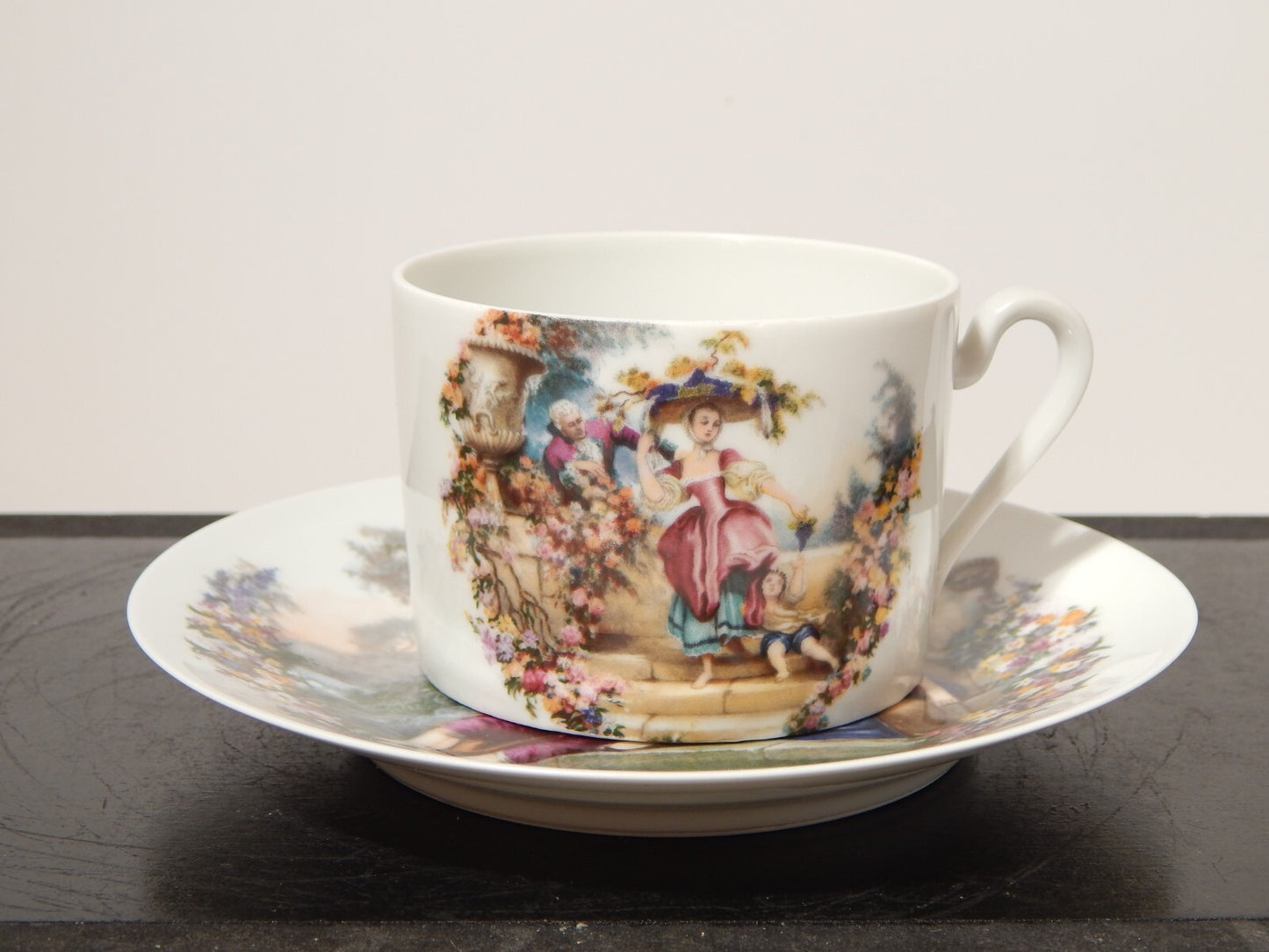 ANTICA PRIMA META' 900 LIMOGES TAZZA TE' PORCELLANA BIANCA SCENA GALANTE #1835