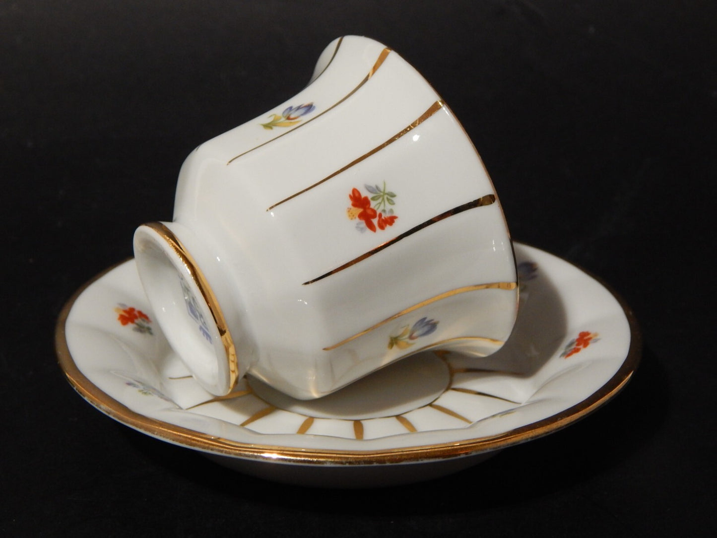 ANTICA PREZIOSA TAZZINA PORCELLANA KRAUTHEIM FIORI POLICROMI E ORO STILE IMPERO