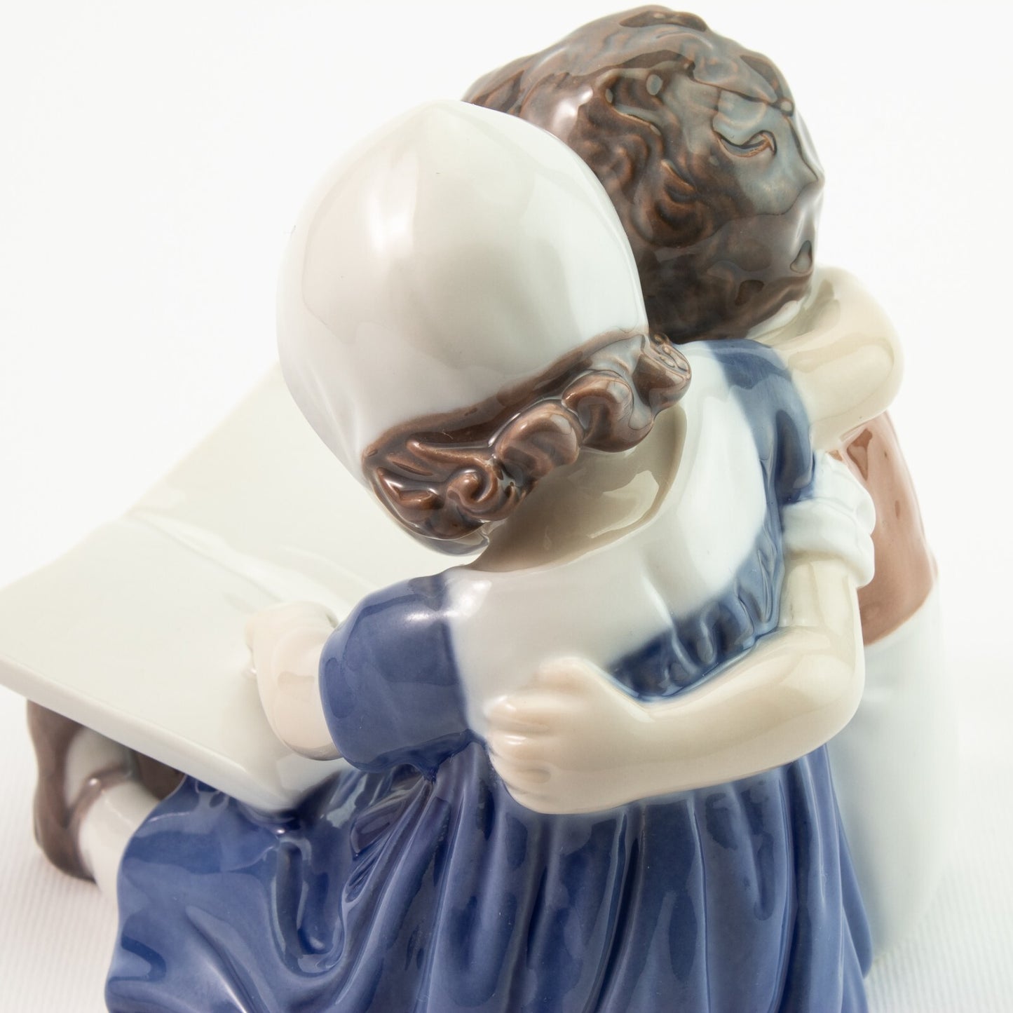 STATUINA PORCELLANA ROYAL COPENHAGEN BING&GRONDAHL "Bambini che Leggono" 1567