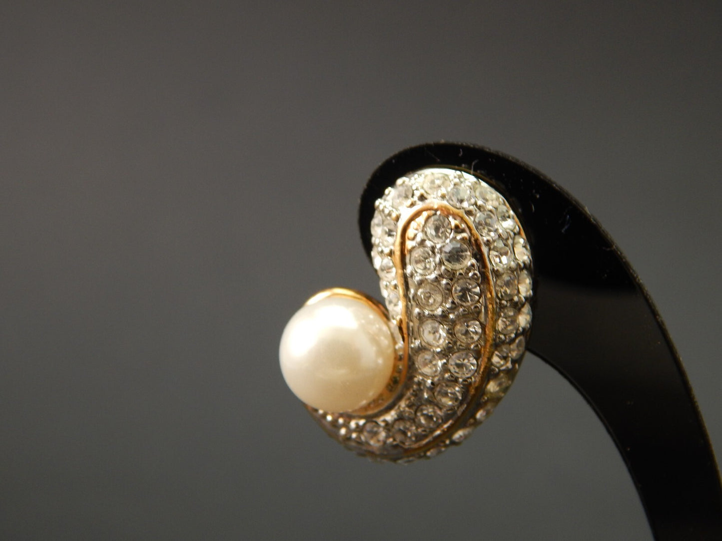 VINTAGE BIJOUX GIOIELLI ORECCHINI DORATI CON PERLE E CRISTALLI ANNI '70