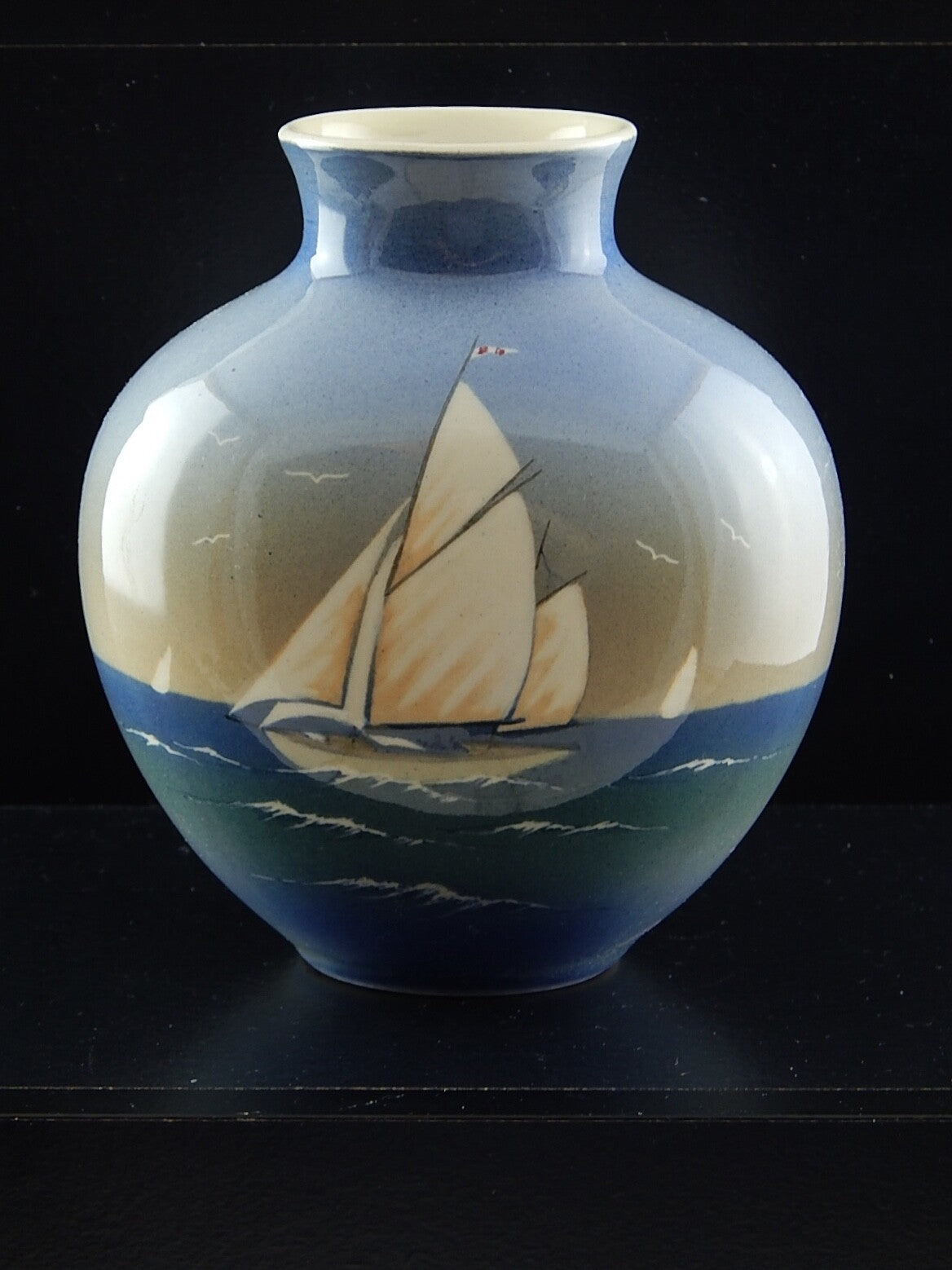 DENMARK VASO ANTICO CERAMICA SMALTATA DIPINTO MANO BARCA A VELA SOHOLM BORNHOLM