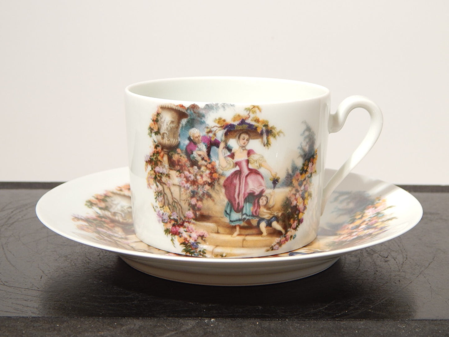 ANTICA PRIMA META' 900 LIMOGES TAZZA TE' PORCELLANA BIANCA SCENA GALANTE #1834
