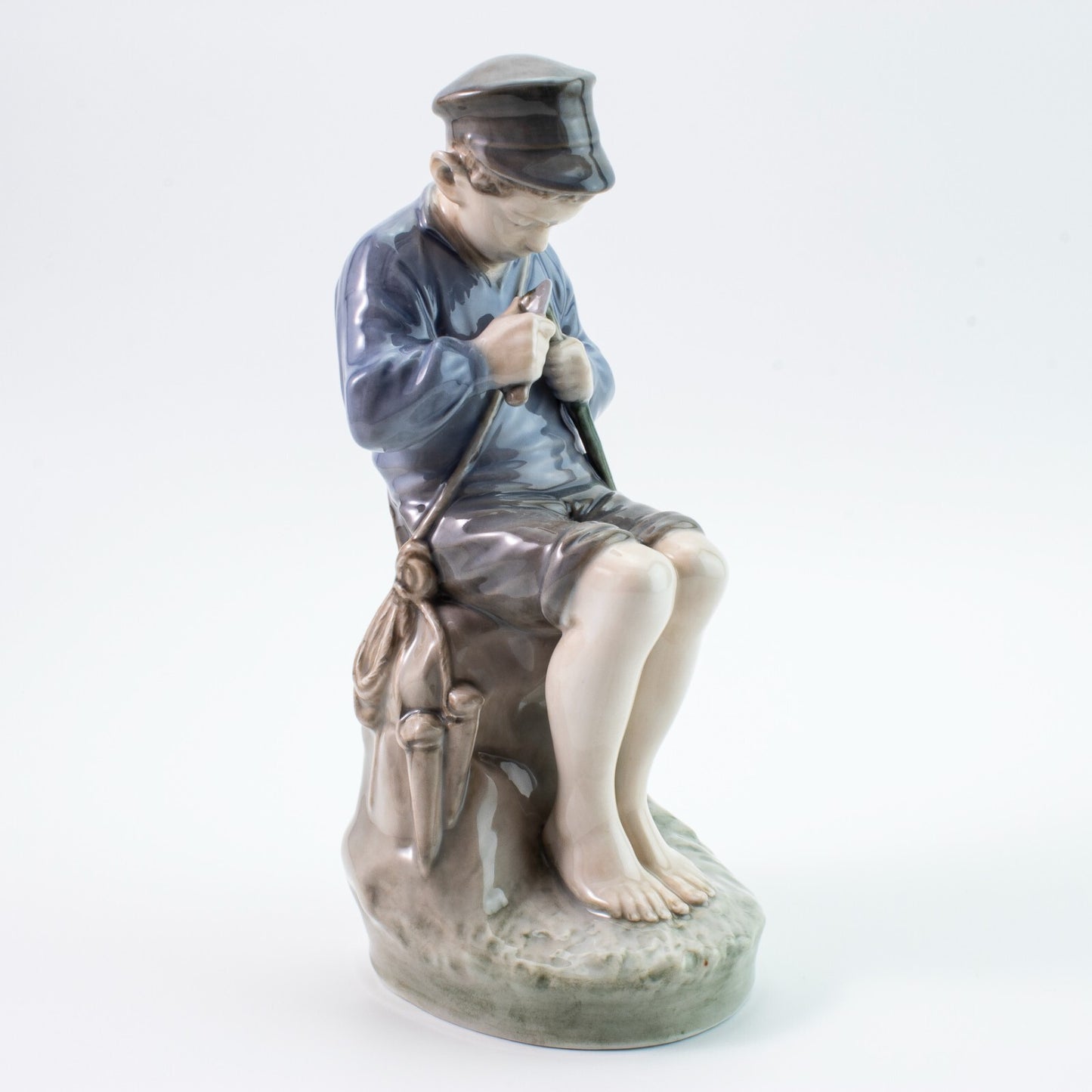 STATUINA PORCELLANA ROYAL COPENHAGEN "Ragazzo Intaglia Bastone" COD 905 CM 19x9