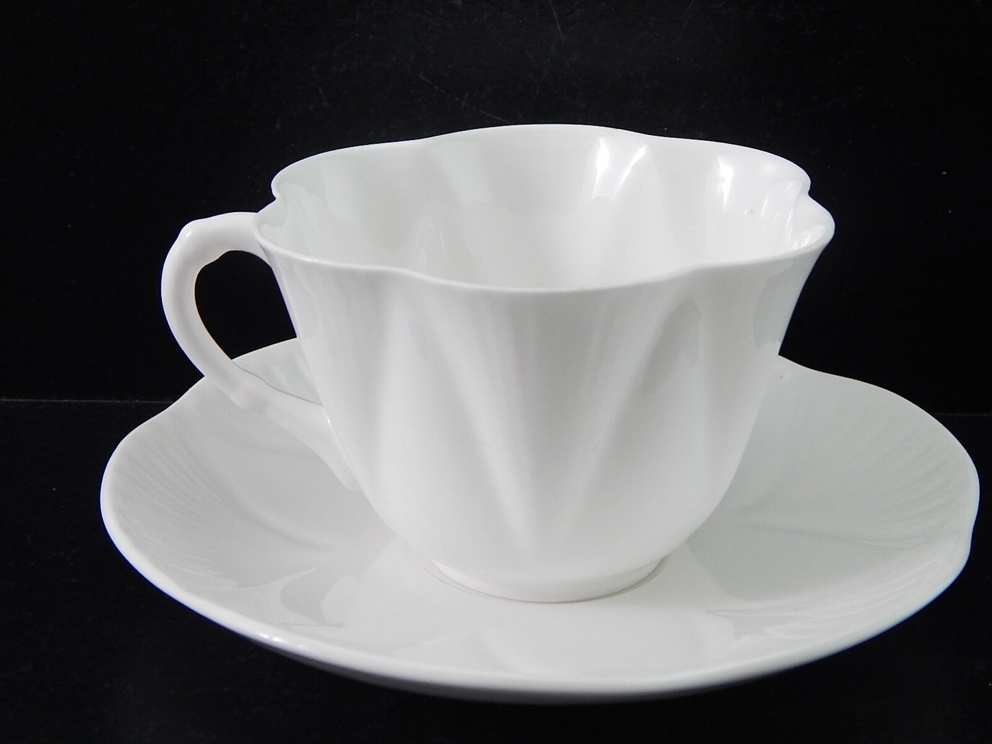 ANTICA PORCELLANA BIANCA TAZZA TE' FINE BONE CHINA SHELLEY MADE IN ENGLAND ##