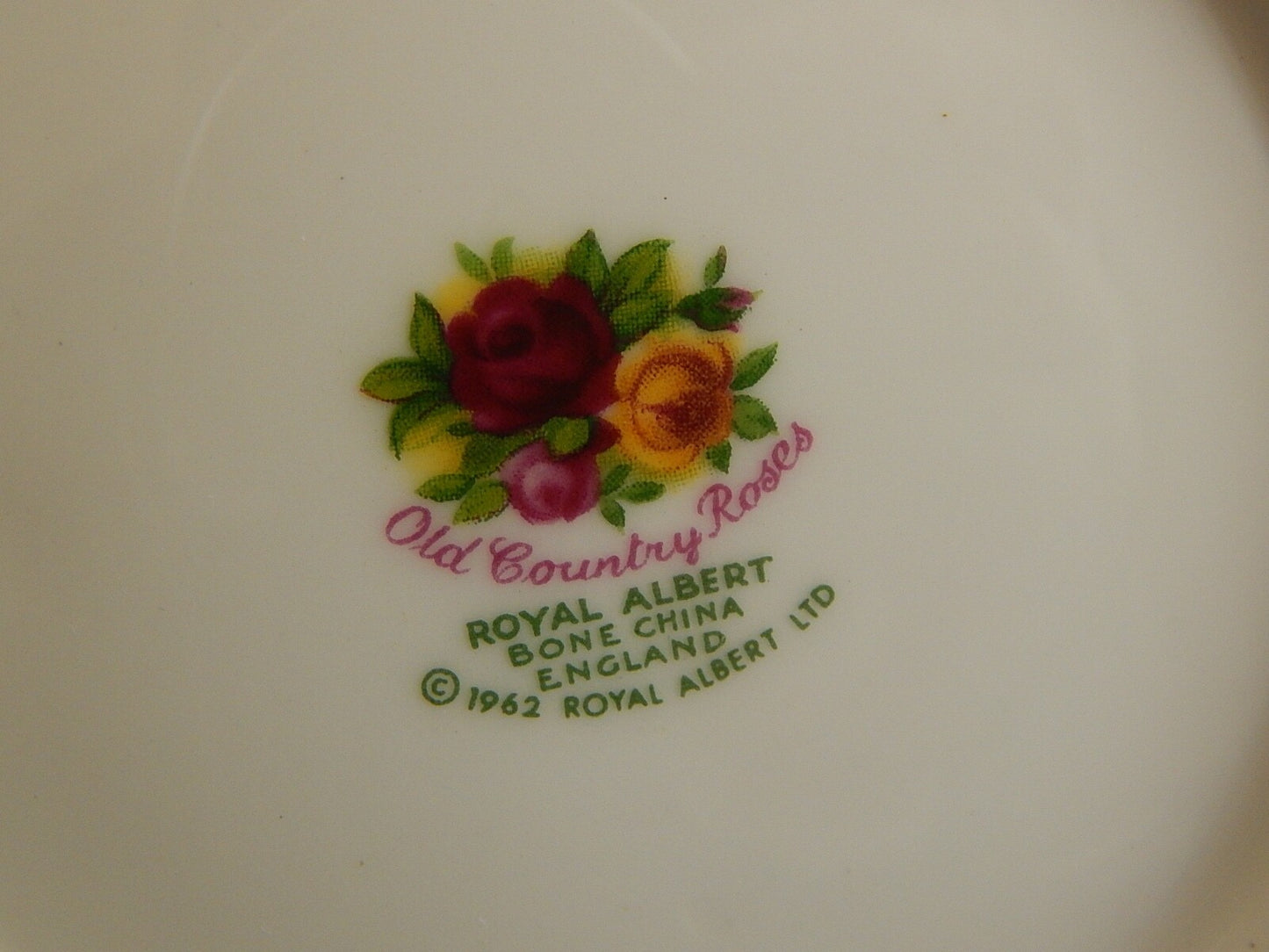 PORCELLANA ROYAL ALBERT VINTAGE TEIERA CAFFETTIERA OLD COUNTRY ROSES DIFETTO