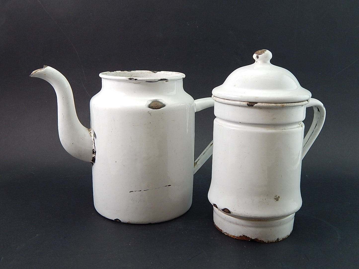 ANTICA CAFFETTIERA LATTA SMALTATA PORCELLANATA BIANCA DUE LEONI BASSANO