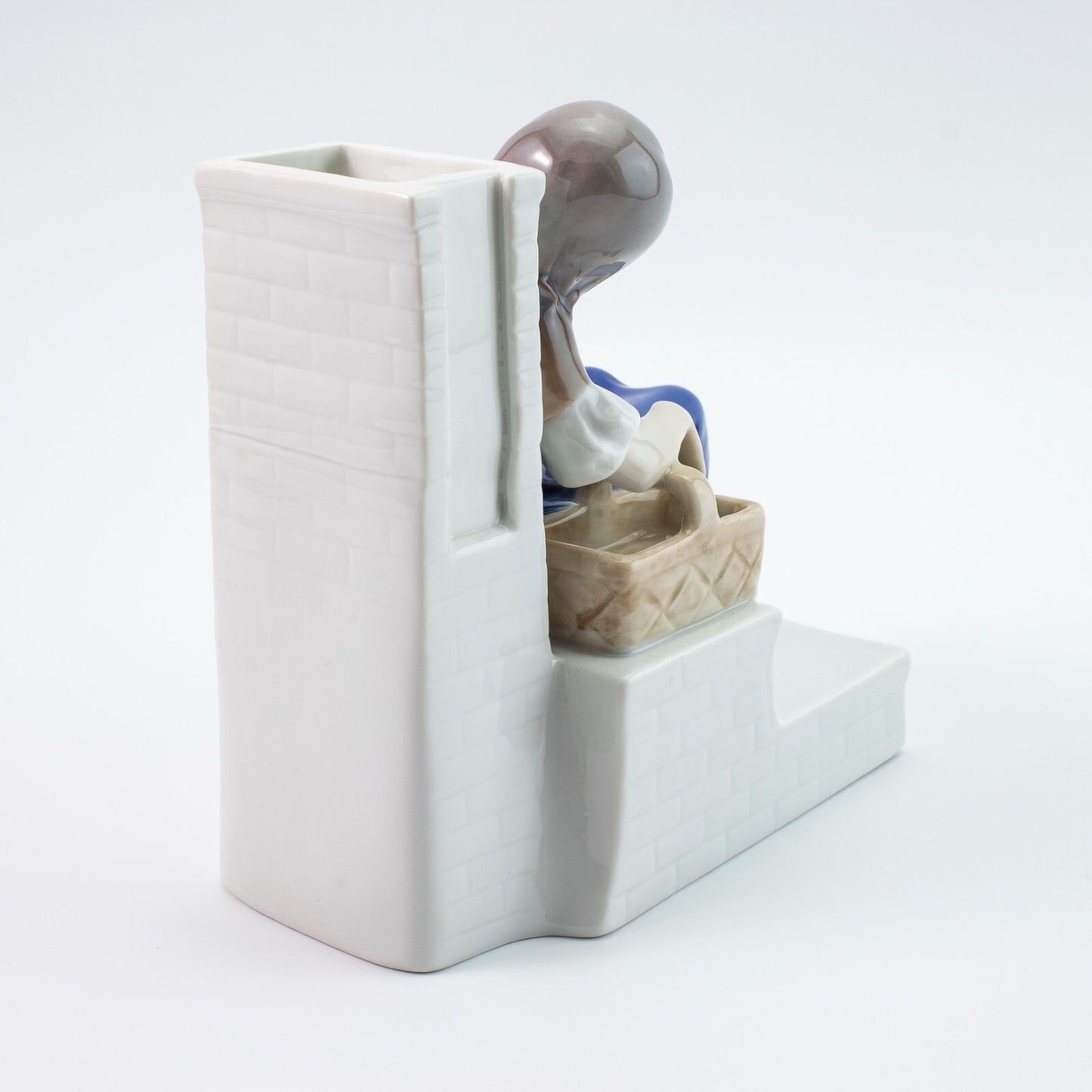 STATUINA PORCELLANA ROYAL COPENHAGEN BING&GRONDAHL "La Piccola Fiammiferaia"