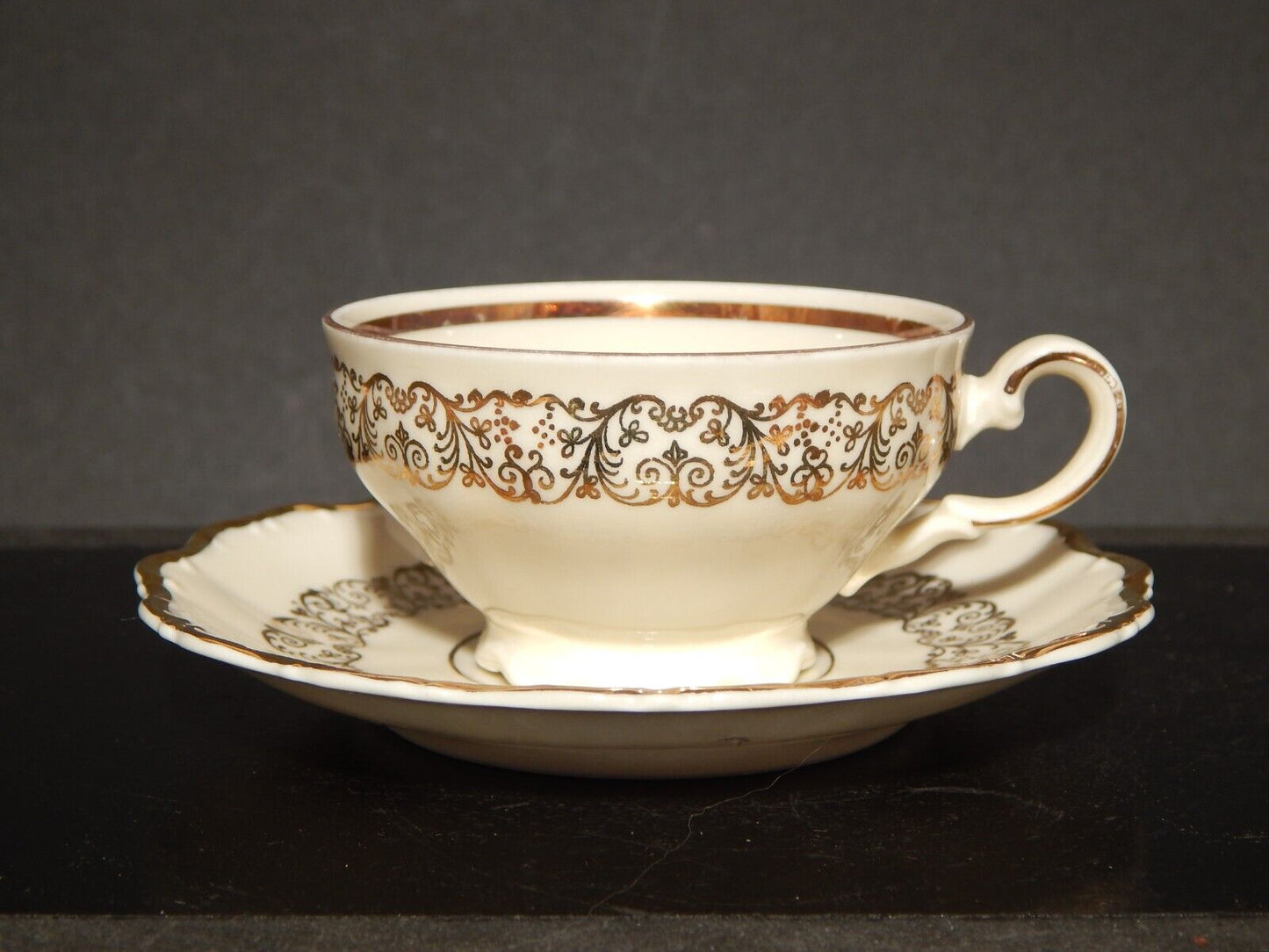 ANTICA TAZZINA CAFFE' PORCELLANA BAVARIA SELTMANN THERESIA DECORO ORO