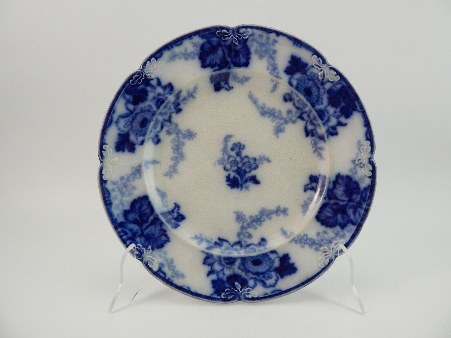 RARO ANTICO PIATTO PORCELLANA FLOW BLUE 1800 DECORO FLOREALE MARK COAT OF ARMS