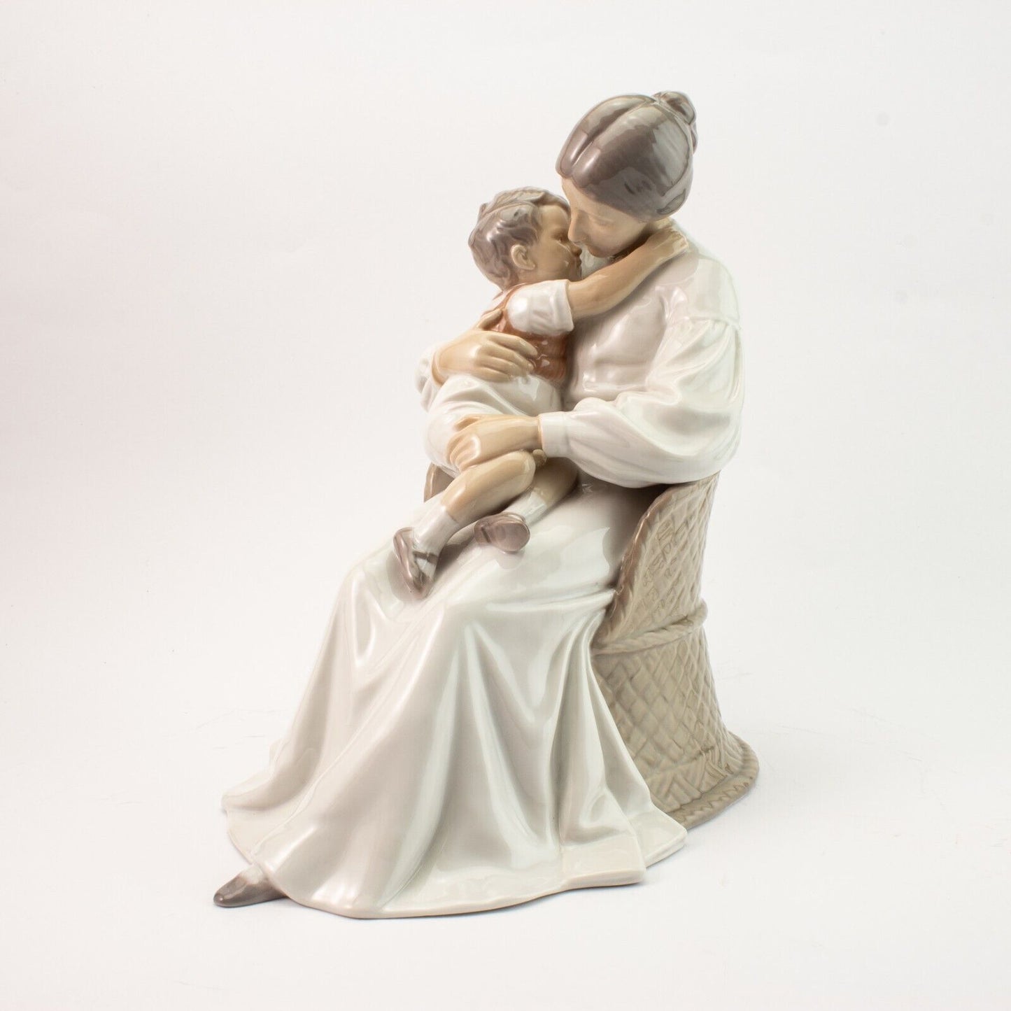 STATUINA GRANDE PORCELLANA ROYAL COPENHAGEN BING&GRONDAHL "Amore di Mamma" 1552