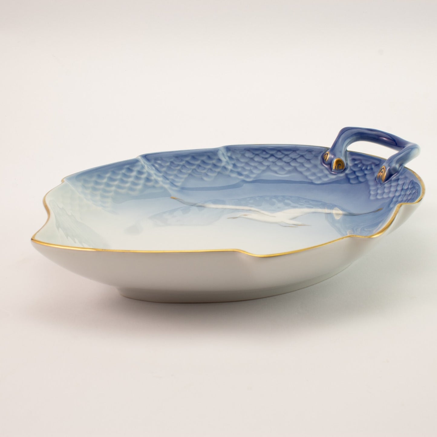 PIATTO PORTATA A FOGLIA PORCELLANA E ORO ZECCHINO GABBIANI BING&GRONDAHL 357