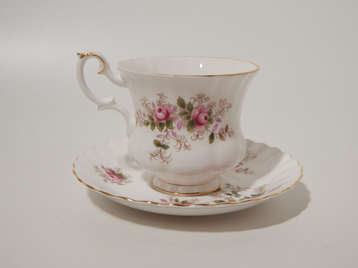 PREZIOSA PORCELLANA ROYAL ALBERT VINTAGE TAZZA COLLEZIONE LAVENDER ROSE