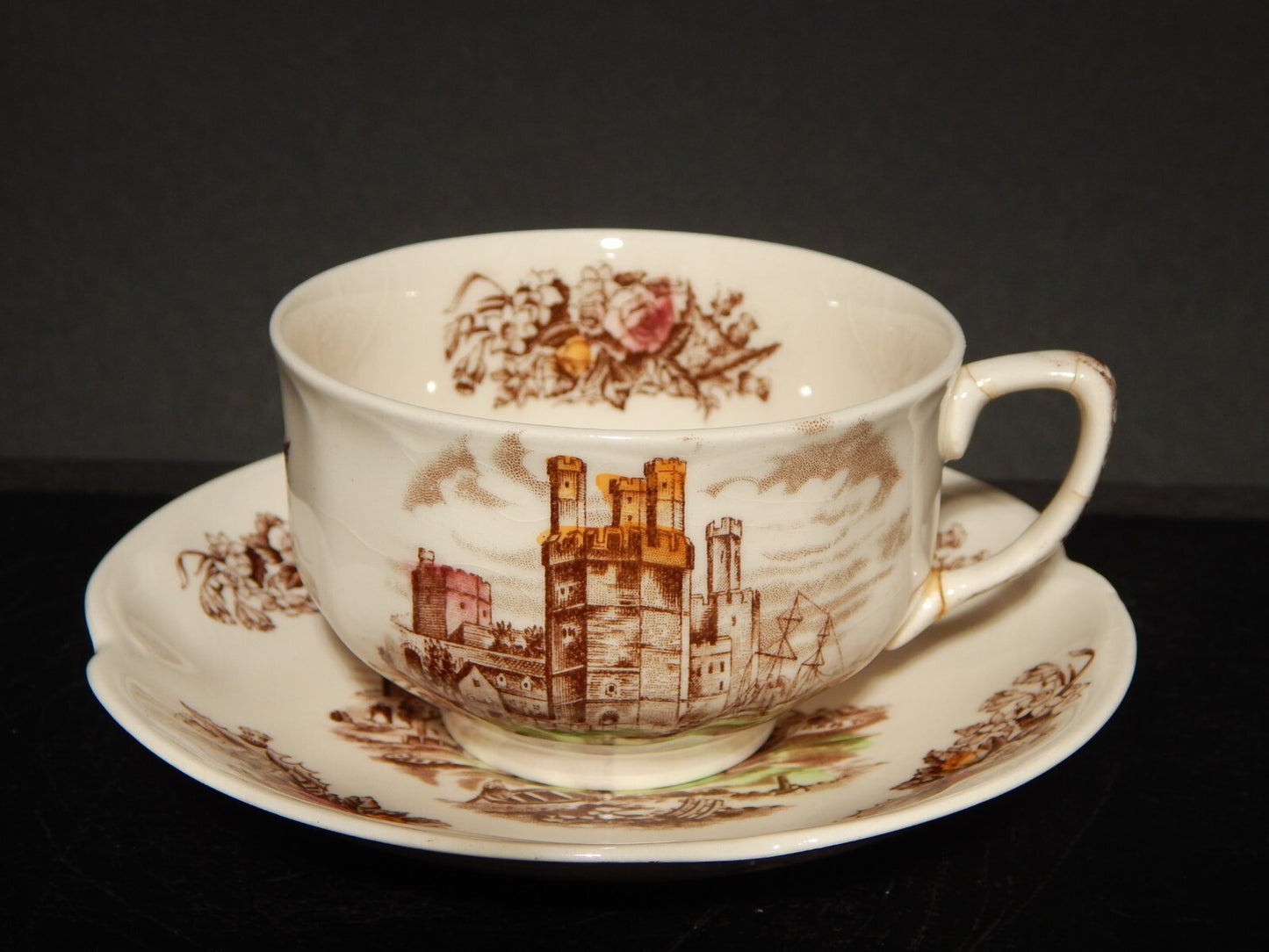 ANTICA TAZZA TE' PORCELLANA JOHNSON BROS ROYAL HOMES OF BRITAIN CAERNARVON #