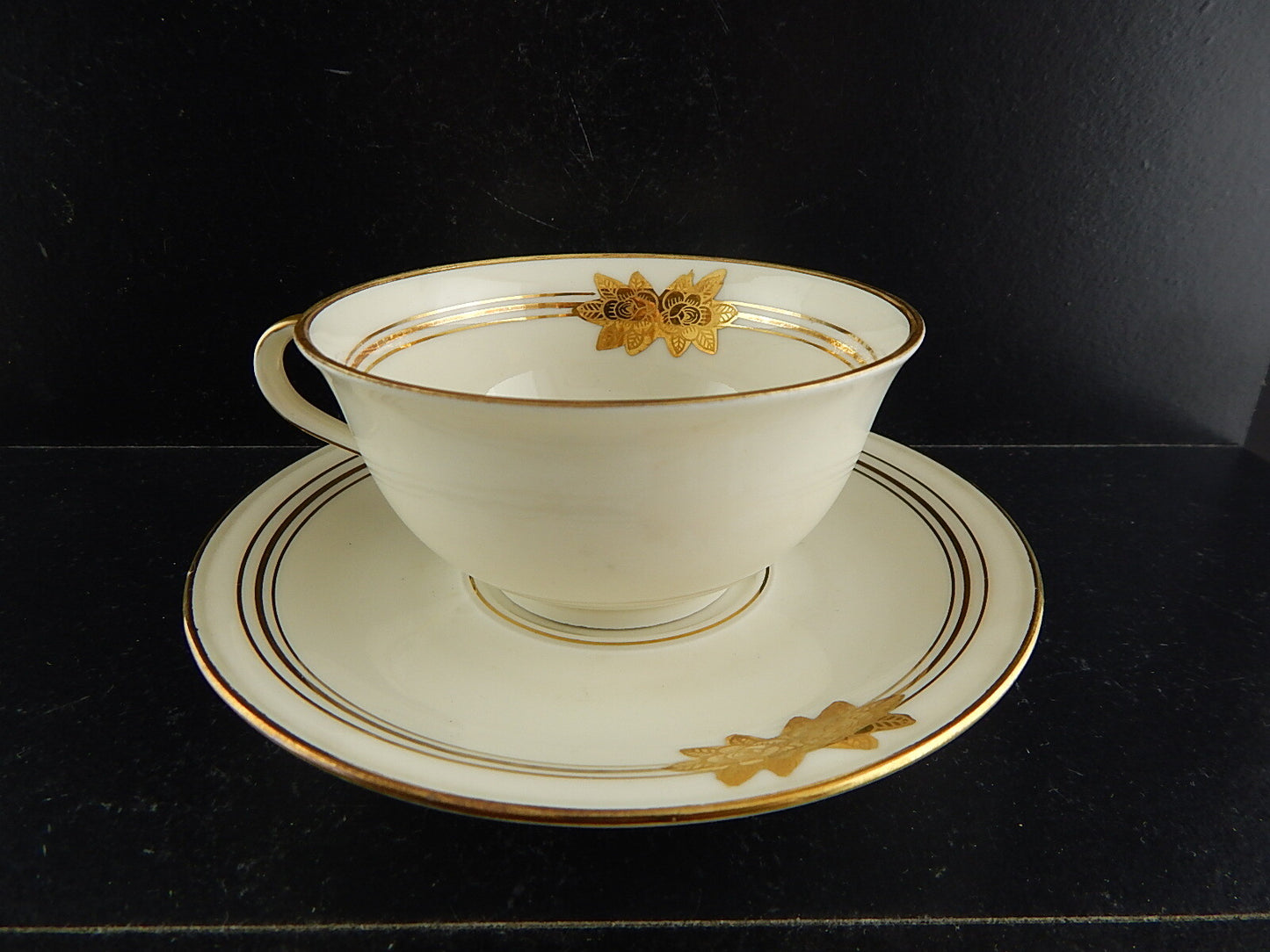 ANTICA TAZZA DA TÈ ART DECO PORCELLANA AVORIO ROSE ORO BAVARIA OSCAR SCHALLER