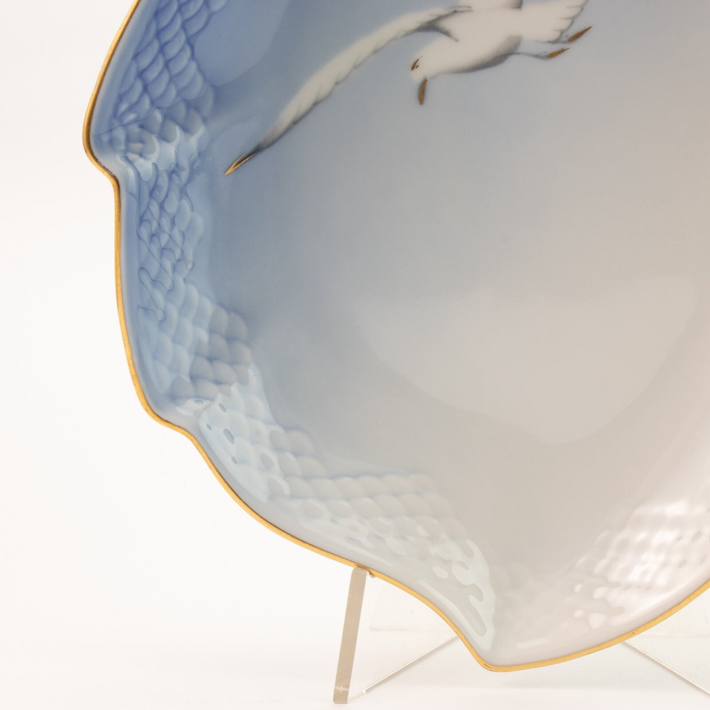 PIATTO PORTATA A FOGLIA PORCELLANA E ORO ZECCHINO GABBIANI BING&GRONDAHL 199