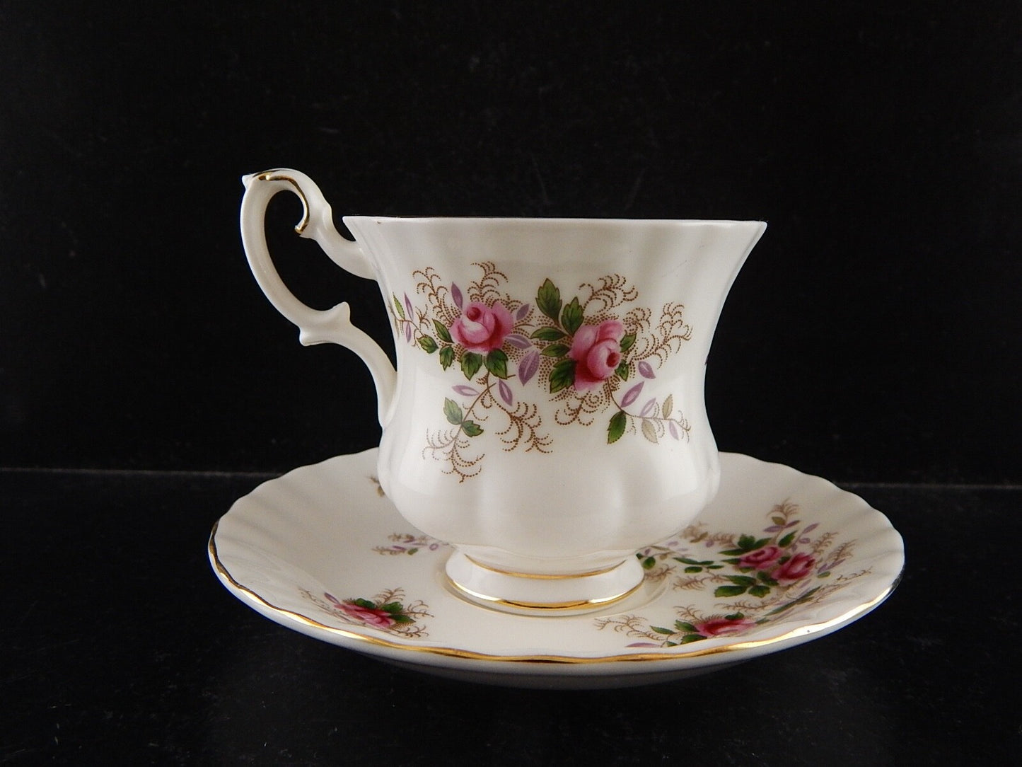 PREZIOSA PORCELLANA ROYAL ALBERT VINTAGE TAZZA COLLEZIONE LAVENDER ROSE ANNI '60