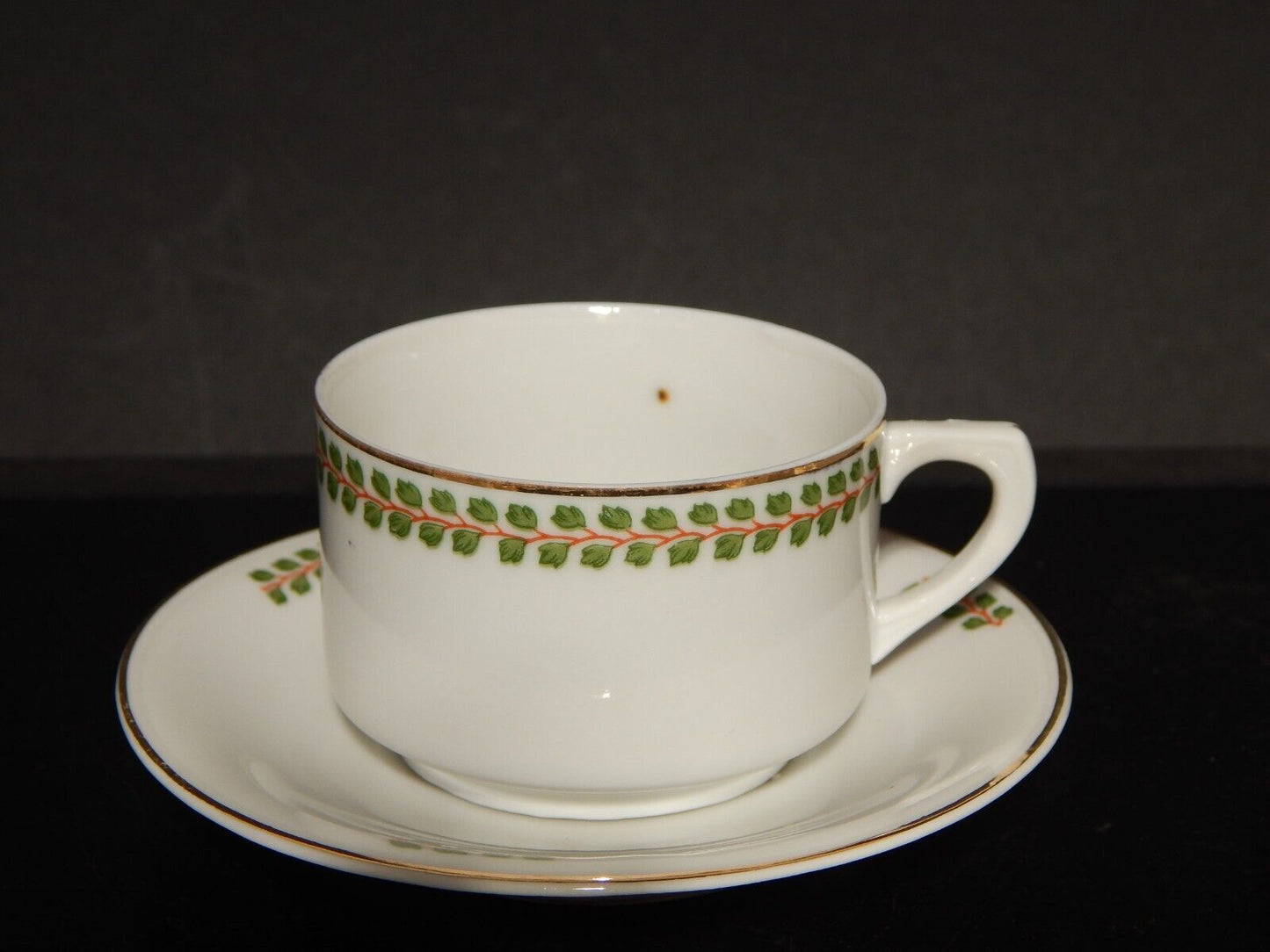 ANTICA TAZZINA CAFFÈ PORCELLANA BIANCA GHIRLANDE PICCOLE FOGLIE VERDI #1235