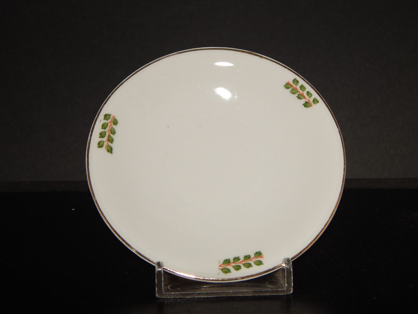 ANTICA TAZZINA CAFFÈ PORCELLANA BIANCA GHIRLANDE PICCOLE FOGLIE VERDI difetto