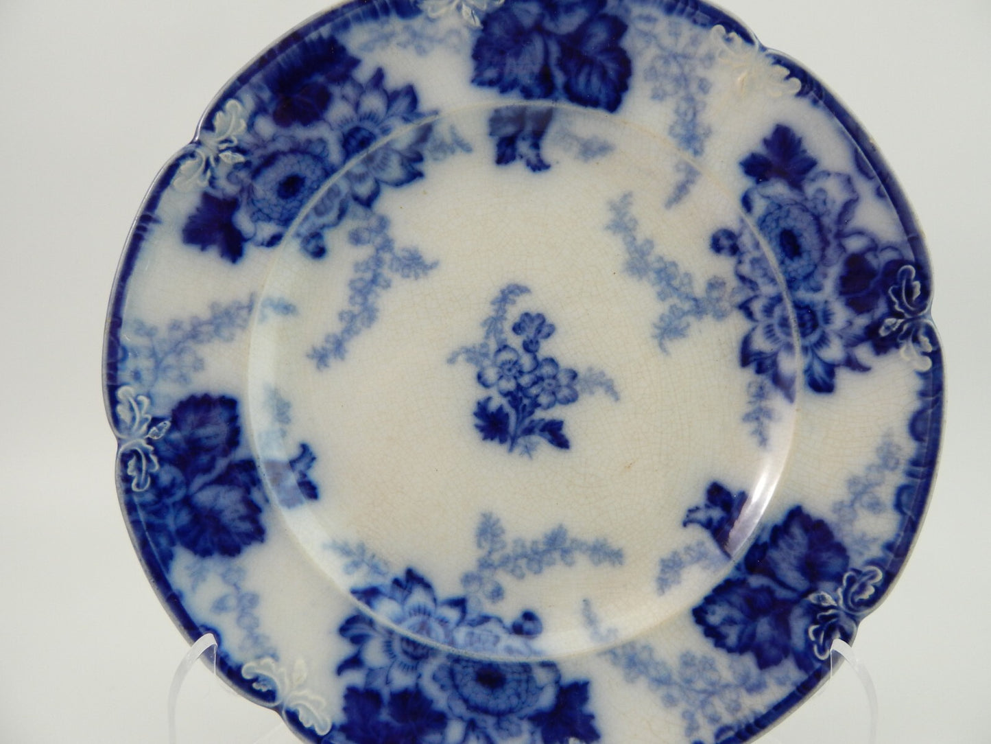 RARO ANTICO PIATTO PORCELLANA FLOW BLUE 1800 DECORO FLOREALE MARK COAT OF ARMS