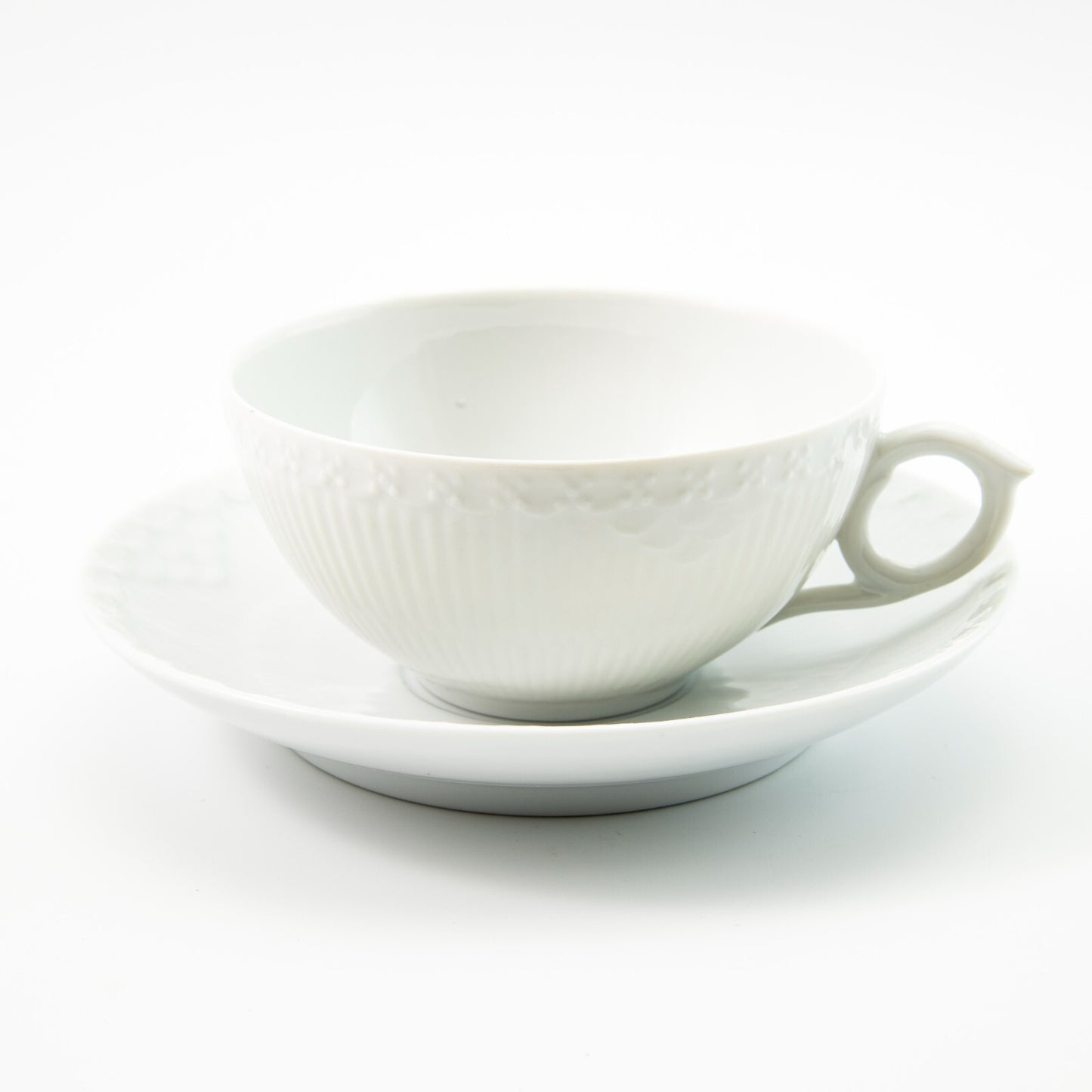 ROYAL COPENHAGEN WHITE FLUTED HALF LACE TAZZA DA TE' IN PORCELLANA CM 10 COD 525