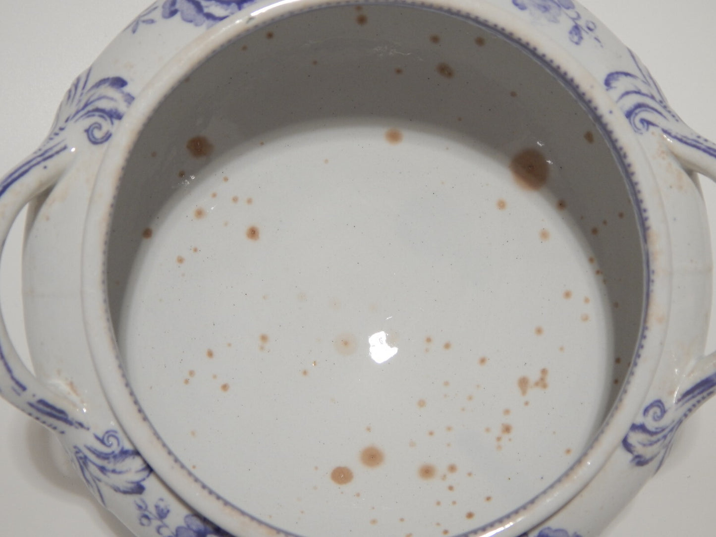 ANTICA RARA ZUPPIERA EGOISTE CERAMICA INGLESE PRIMAVESI 1860 ERMINE BORDER VIOLA