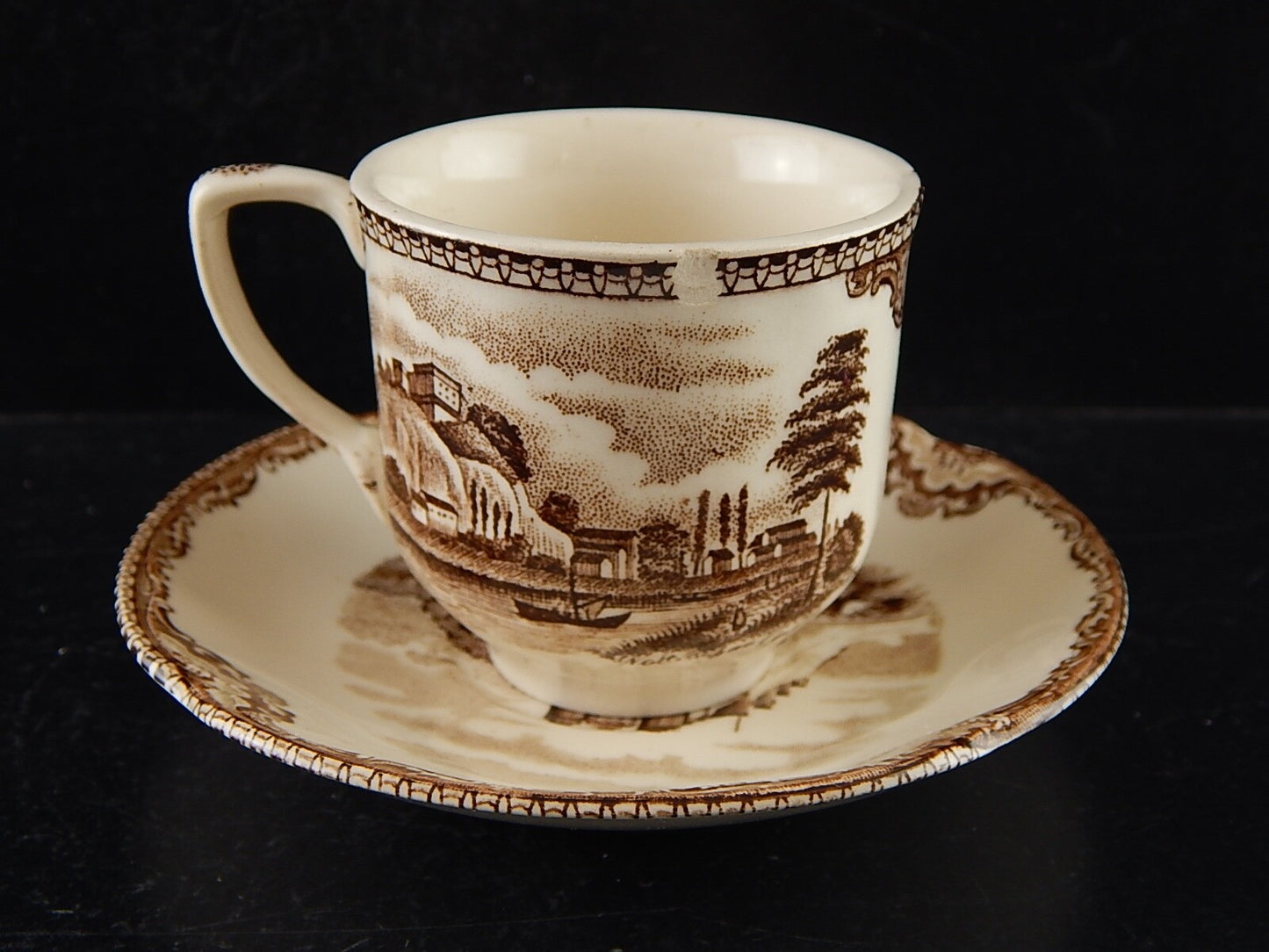 VINTAGE JOHNSON BROS OLD BRITAIN CASTLE TAZZINA CAFFE SEMI-PORCELLANA DIFETTO