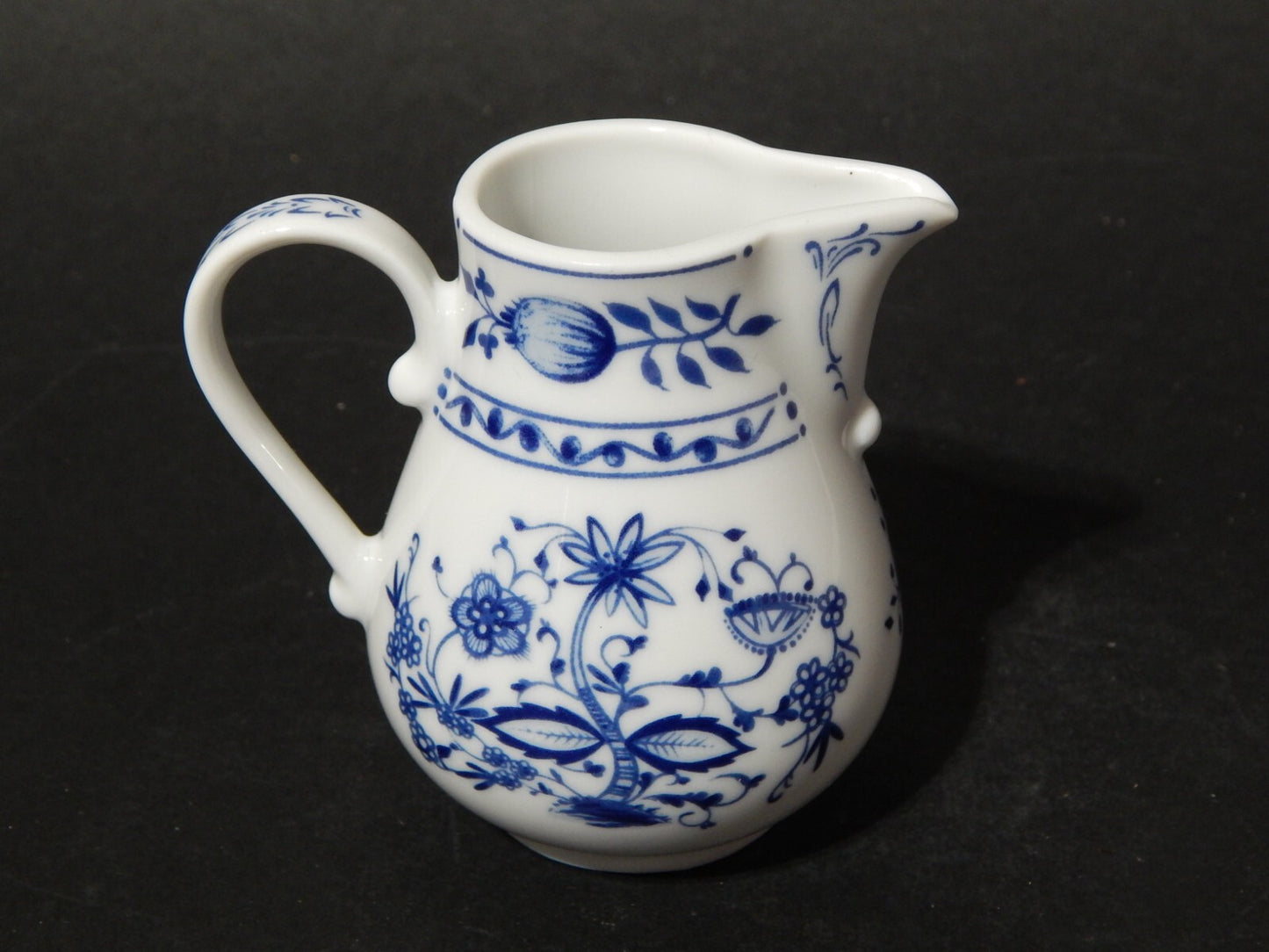 VINTAGE LATTIERA BRICCO PORCELLANA KAHLA GDR CIPOLLA BLU