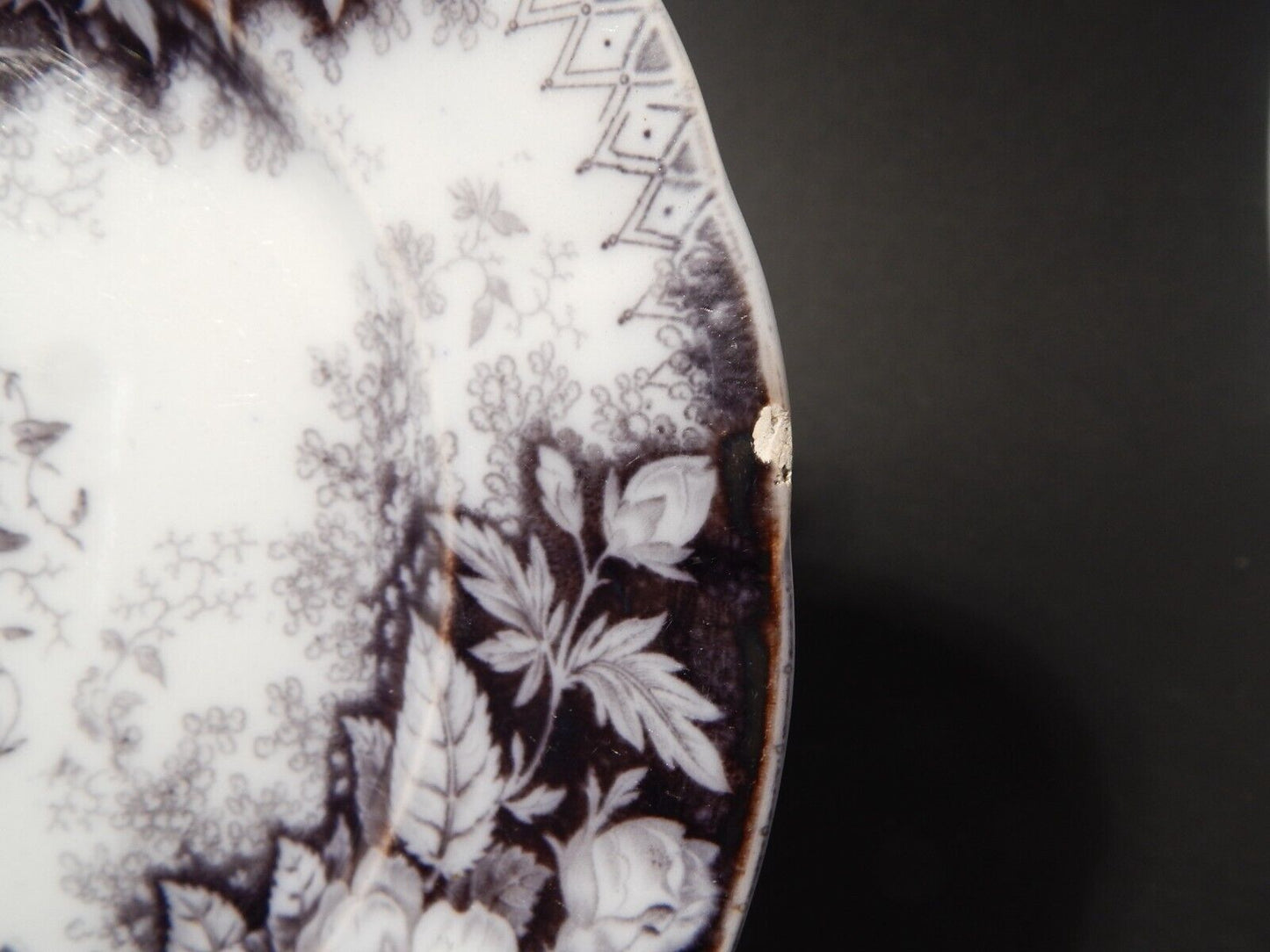 ANTICO PIATTO CERAMICA DISEGNO JARDINIERE VILLEROY & BOCH FINE '800 difetto 1147