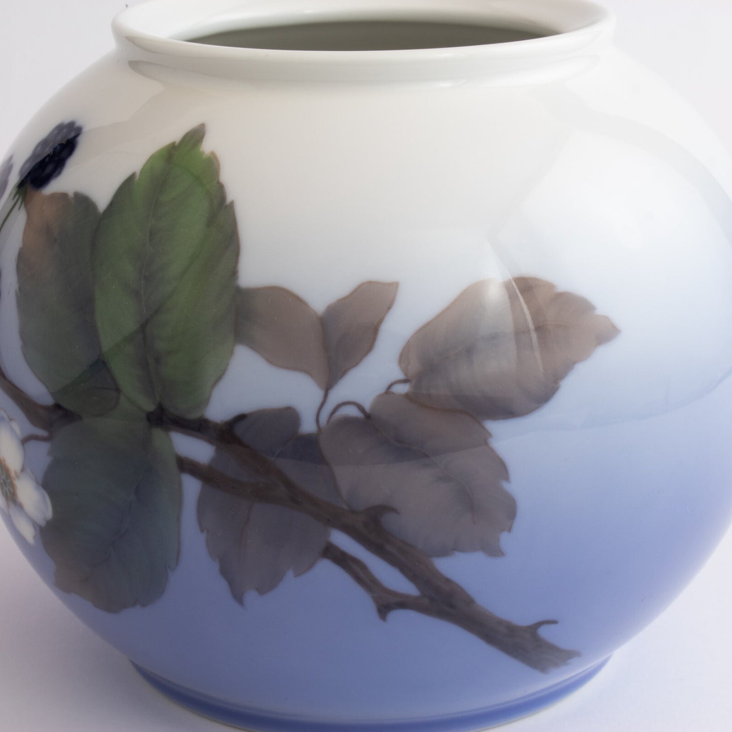 VASO SFERA PORCELLANA ROYAL COPENHAGEN "Le More" ORIGINALE HANDMADE 288-42-6