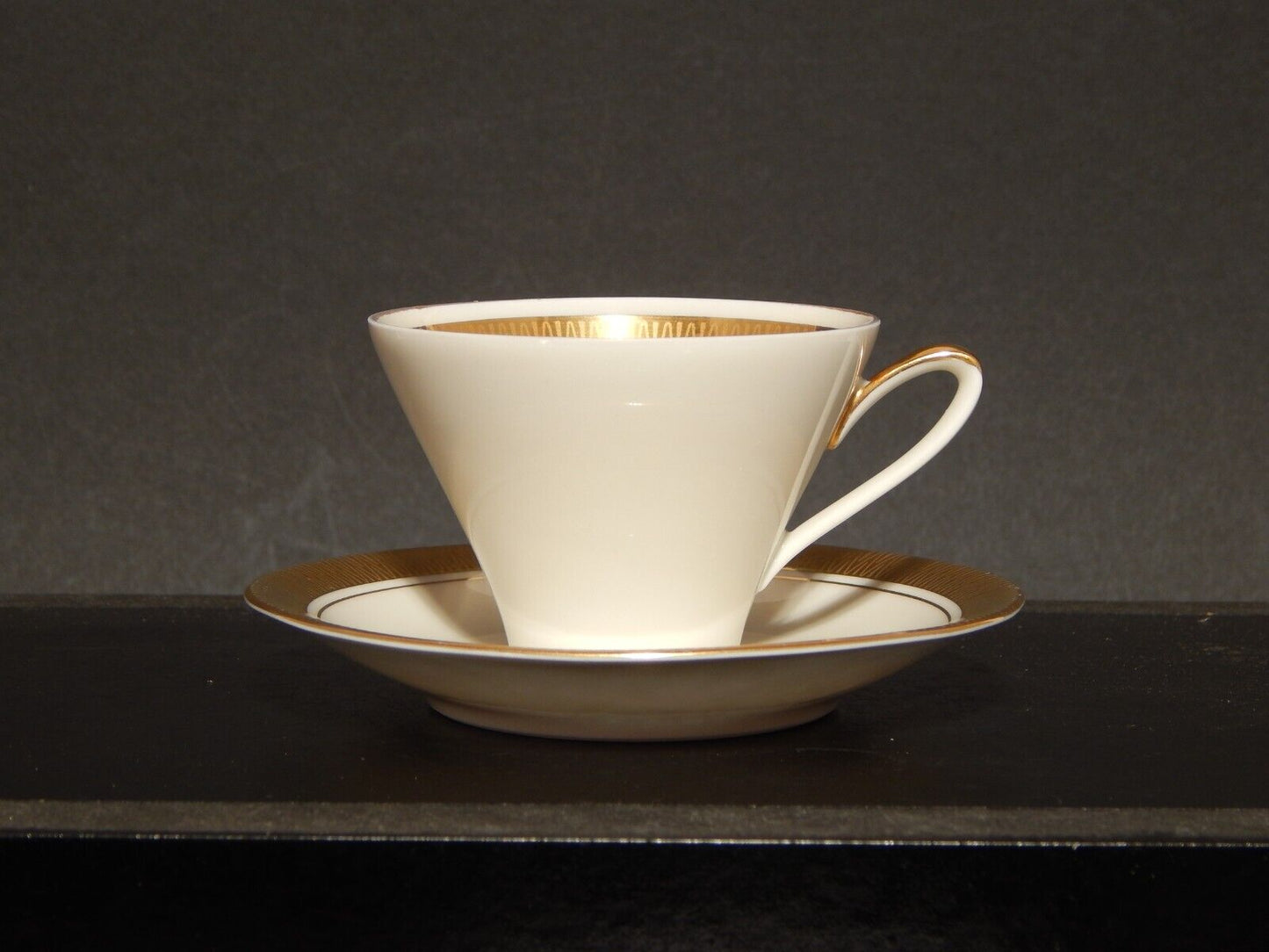 ANTICA ART DECO TAZZINA CAFFE' PORCELLANA COLOR CREMA ORO VOHENSTRAUSS BAVARIA